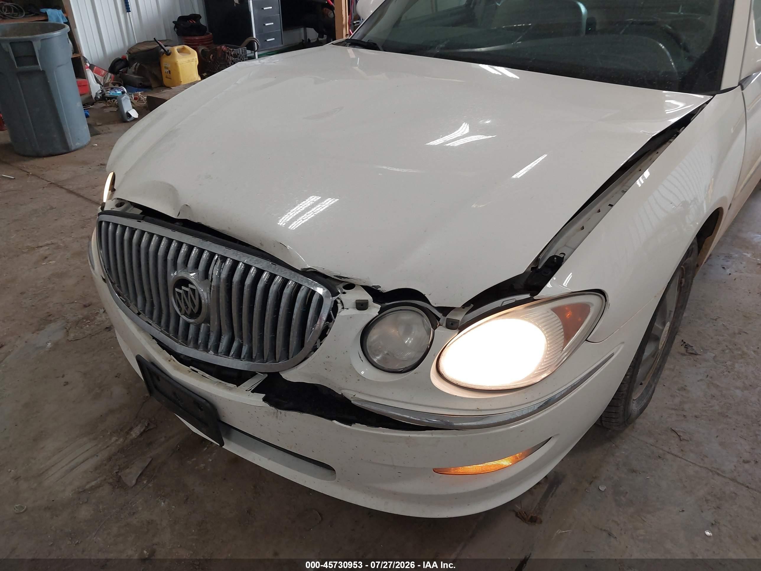 2009 Buick Lacrosse Cxl White vin: 2G4WD582691193642