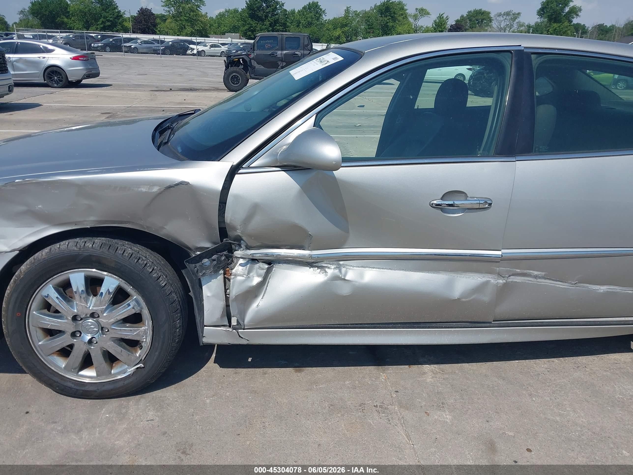 2007 Buick Lacrosse Cxl Silver vin: 2G4WD582771188771