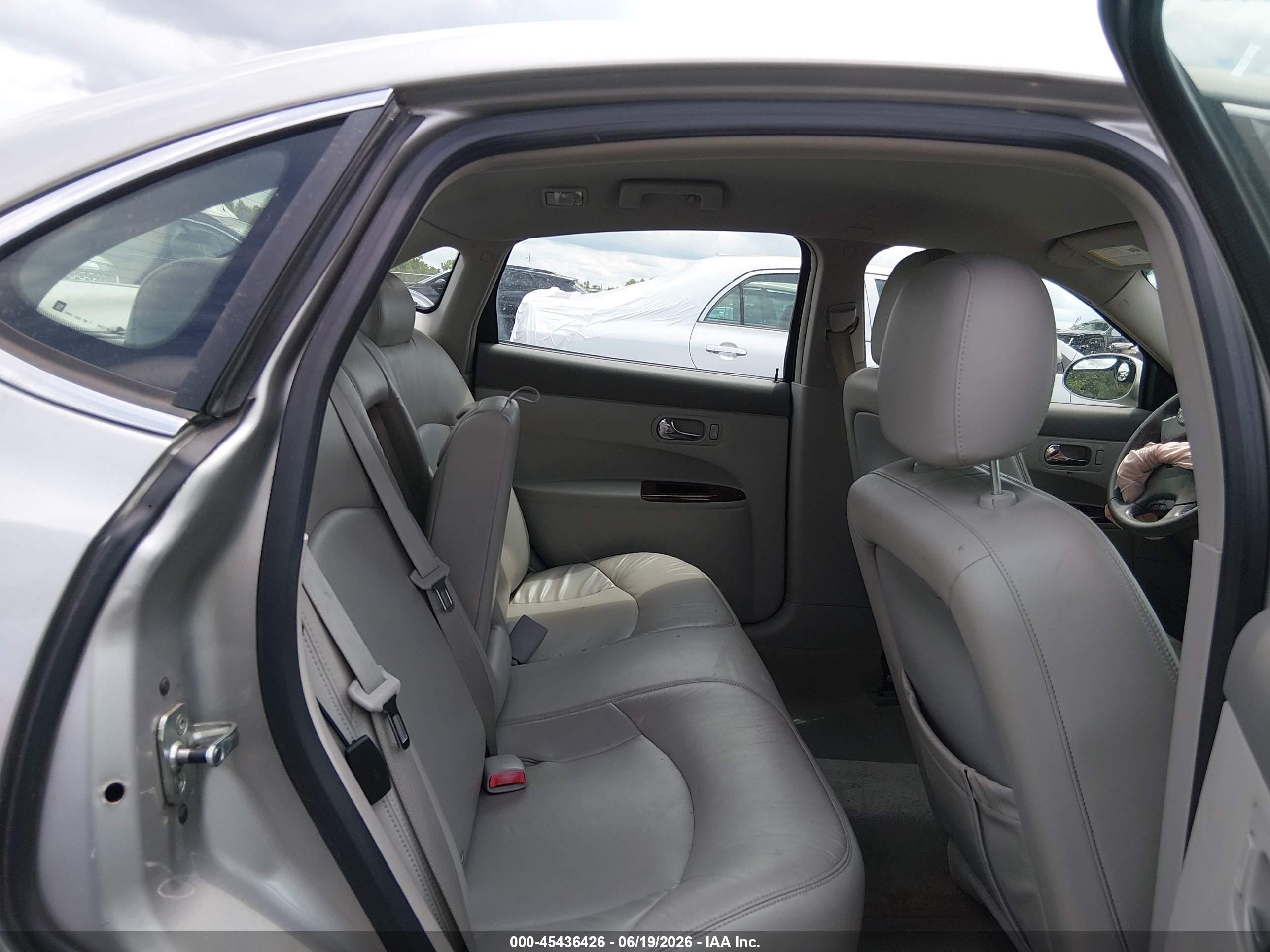 2008 Buick Lacrosse Cxl Silver vin: 2G4WD582781139474