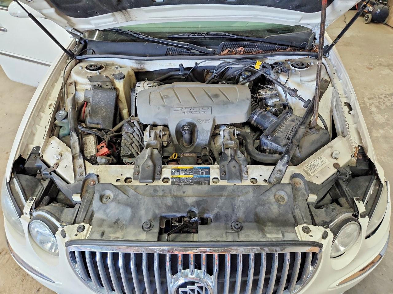 2008 Buick Lacrosse Cxl Белый vin: 2G4WD582781290461