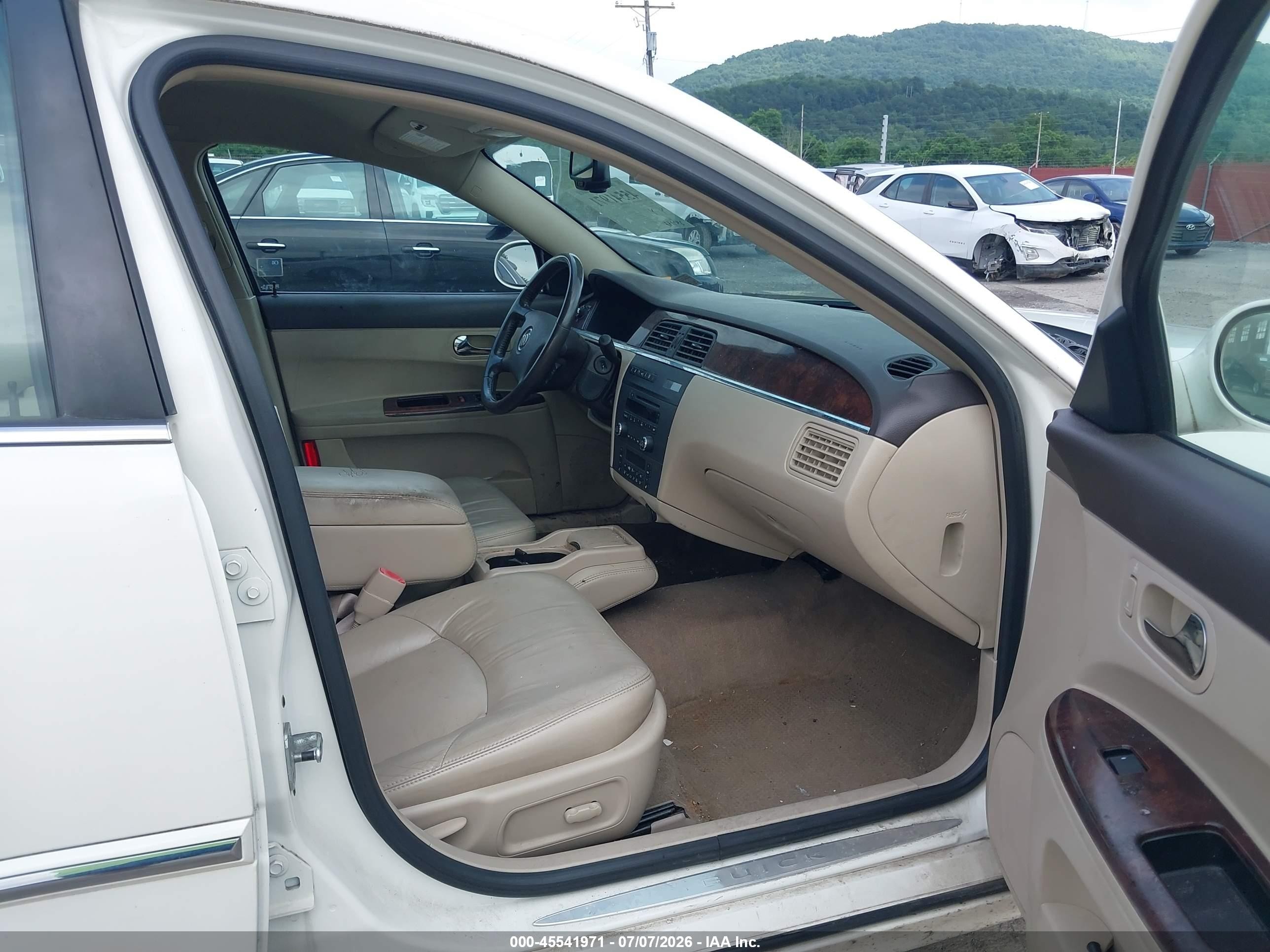 2009 Buick Lacrosse Cxl White vin: 2G4WD582791163307