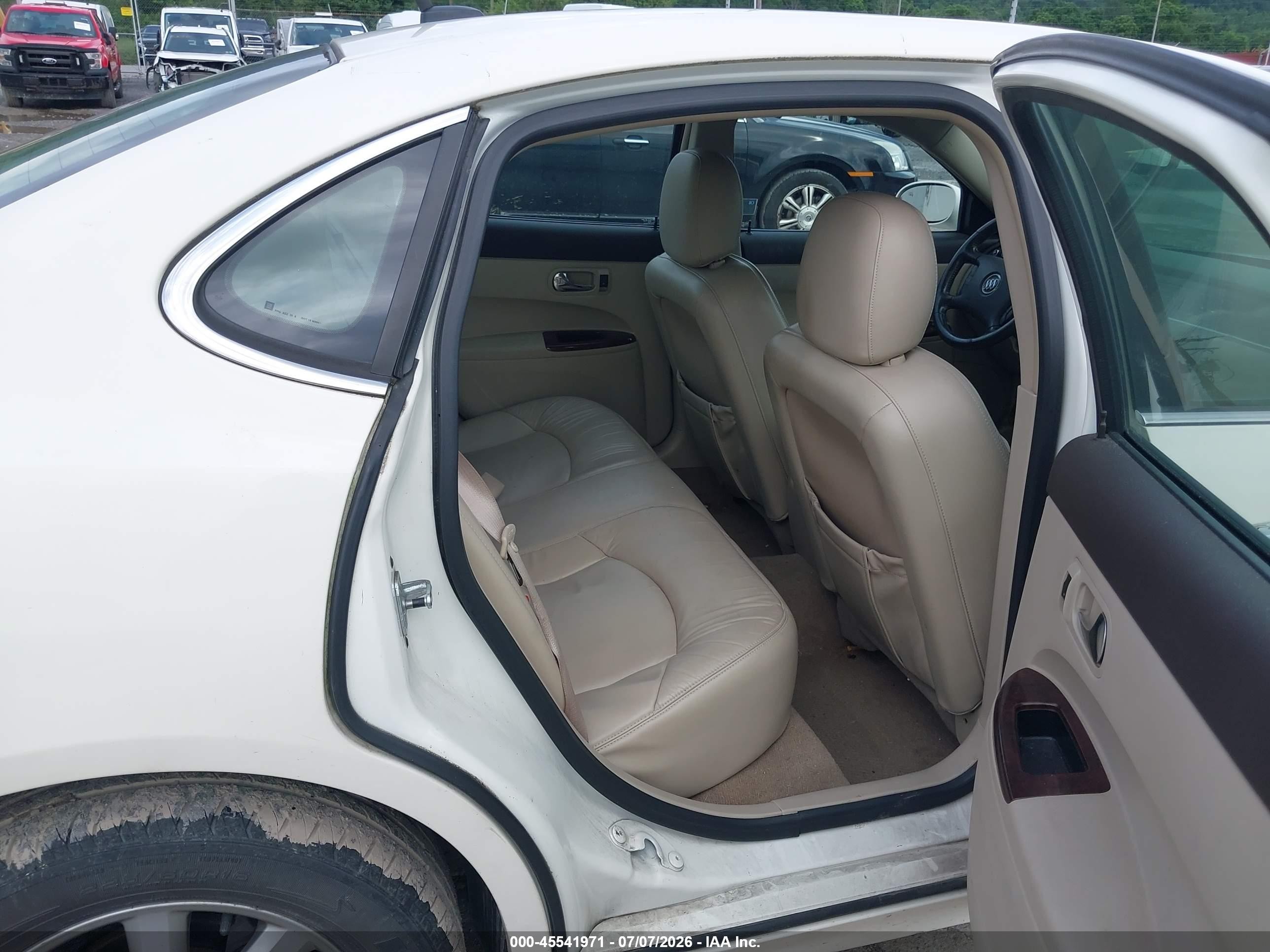 2009 Buick Lacrosse Cxl White vin: 2G4WD582791163307