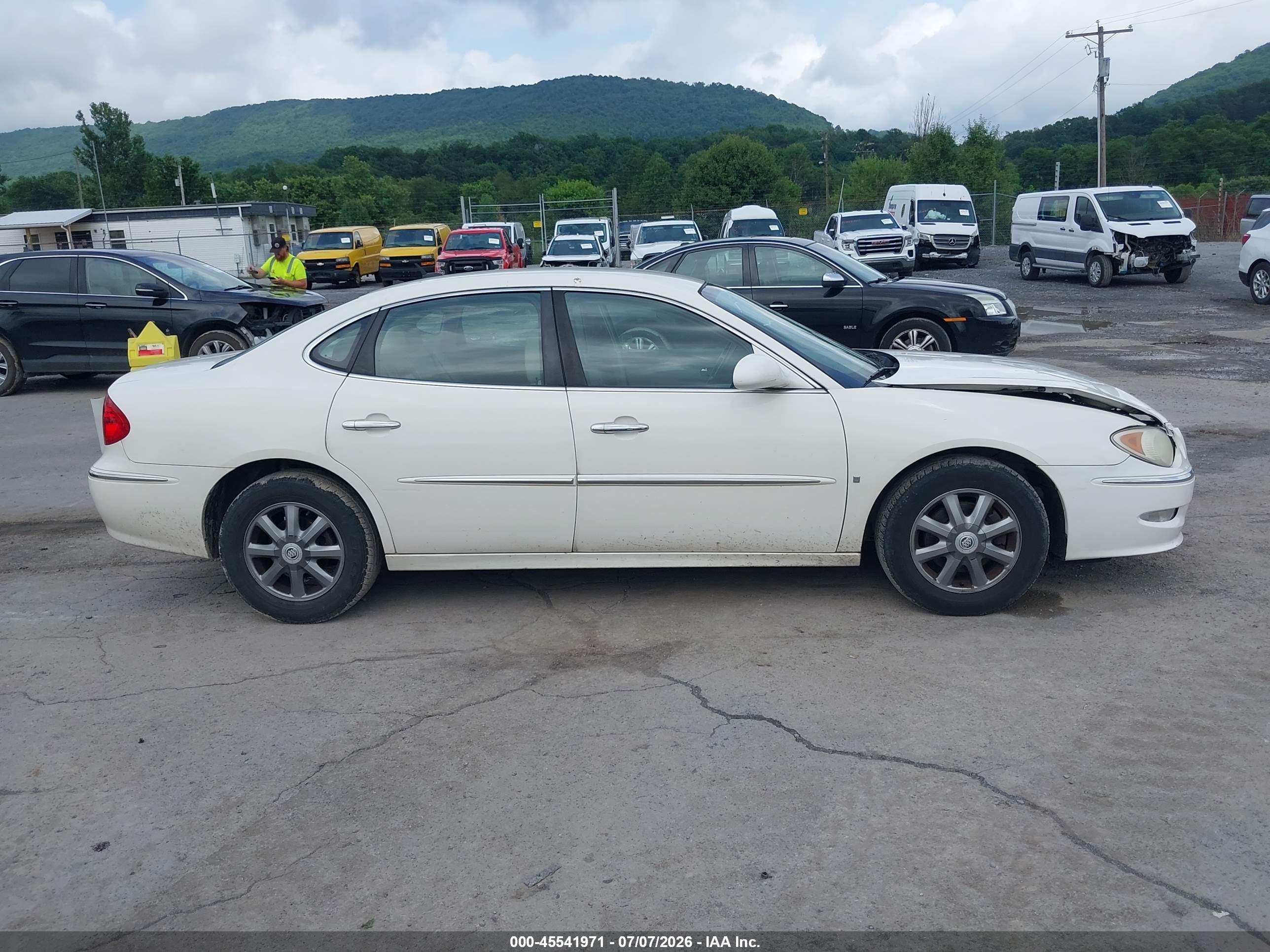 2009 Buick Lacrosse Cxl White vin: 2G4WD582791163307