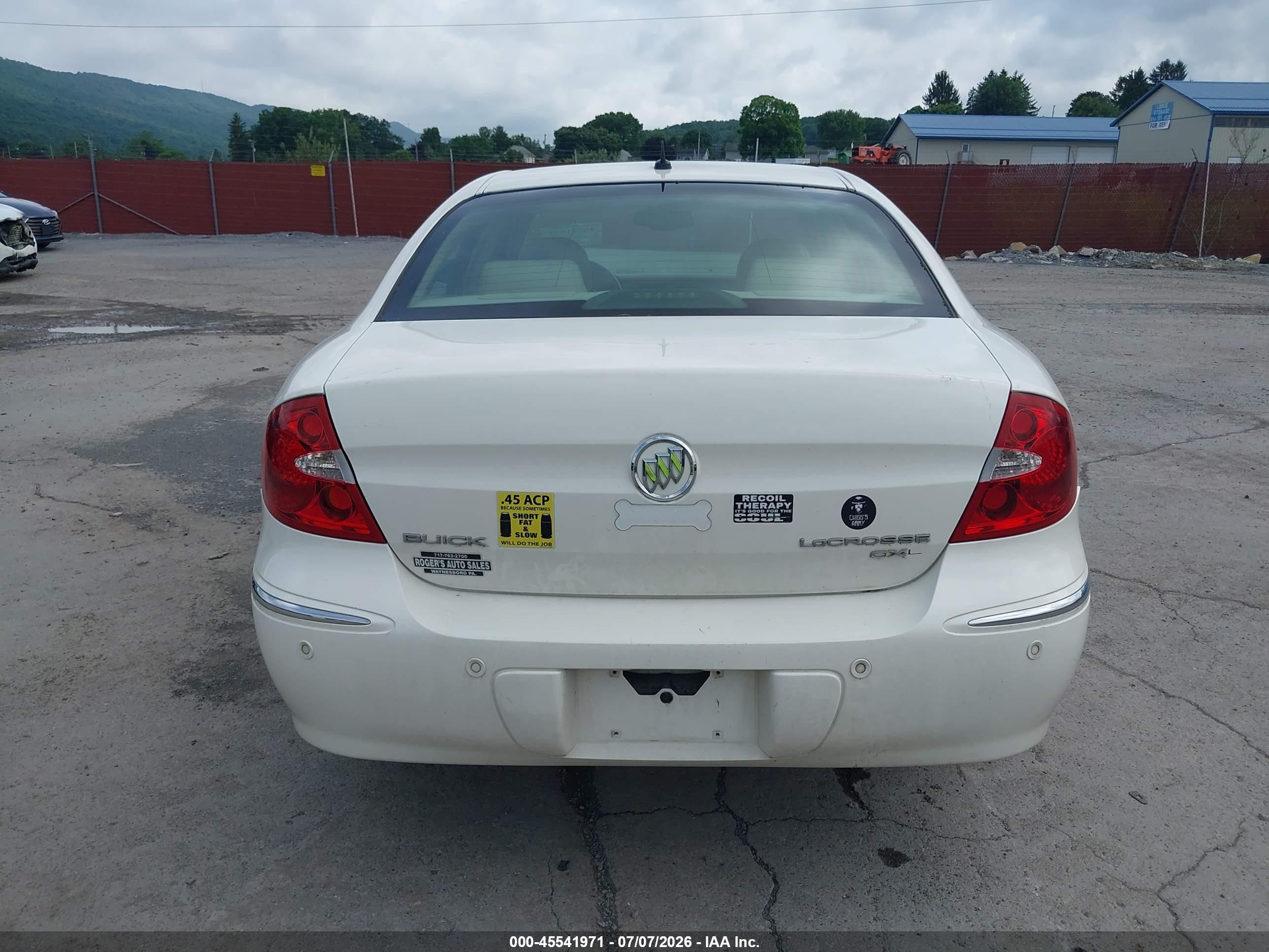 2009 Buick Lacrosse Cxl White vin: 2G4WD582791163307