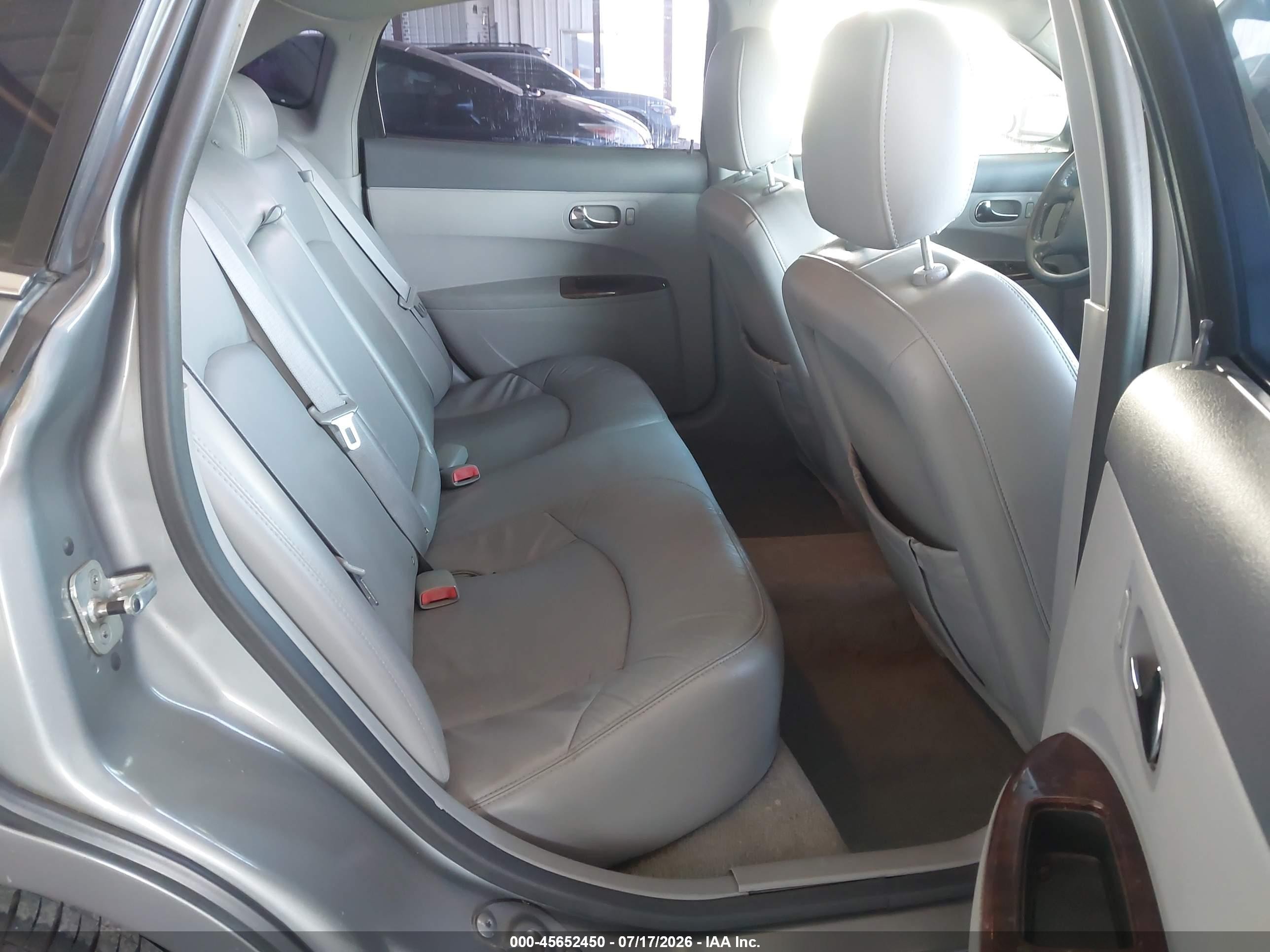 2007 Buick Lacrosse Cxl Gray vin: 2G4WD582871118289