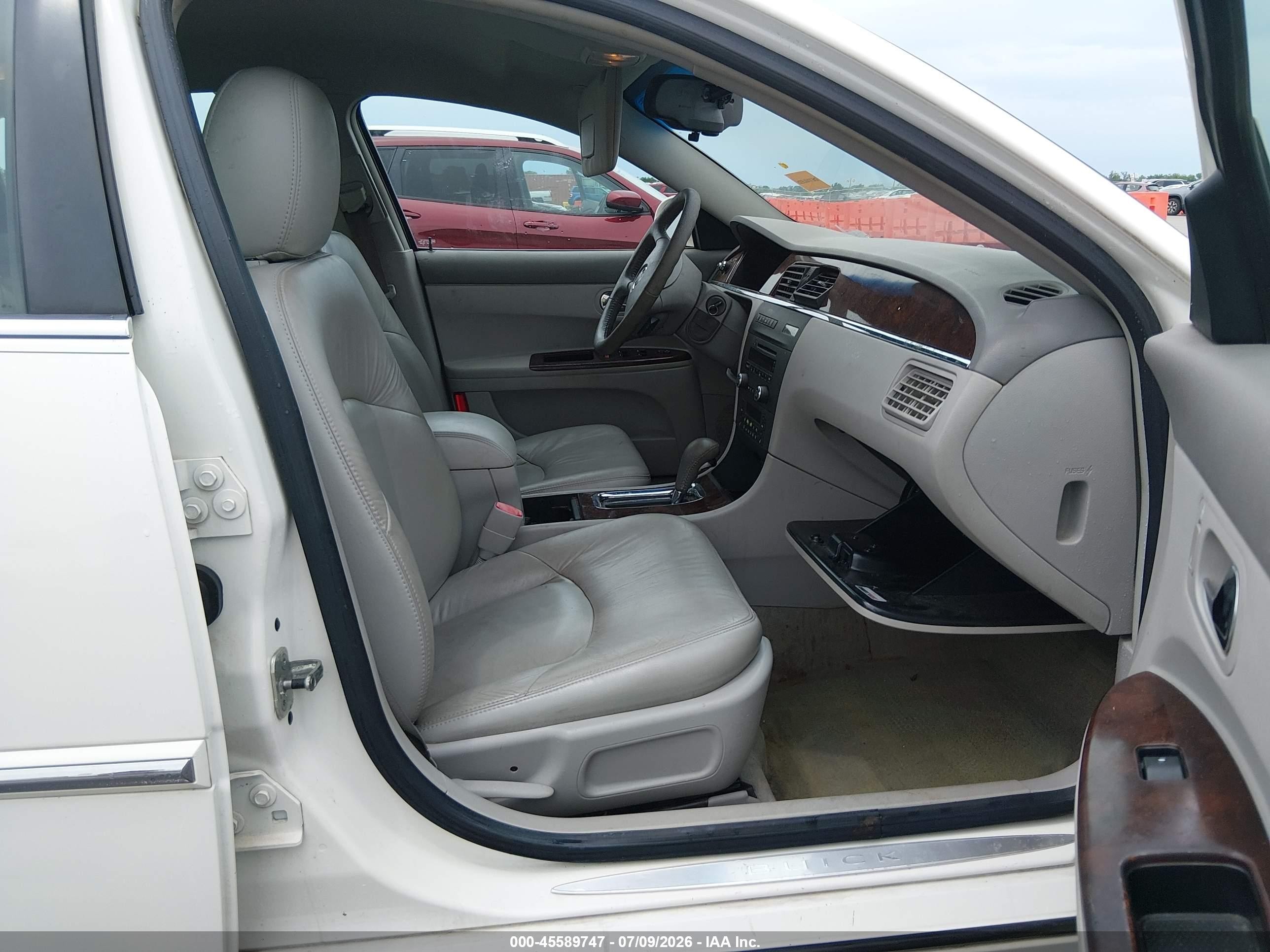 2008 Buick Lacrosse Cxl White vin: 2G4WD582881159345