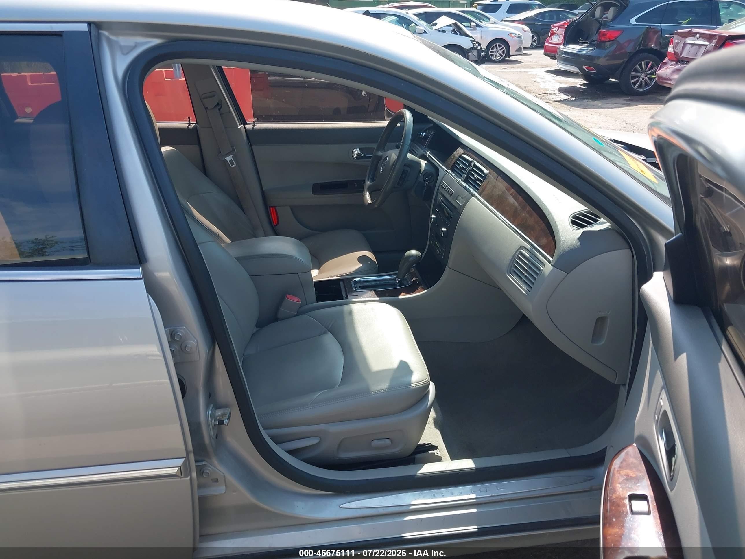 2008 Buick Lacrosse Cxl Silver vin: 2G4WD582881204624