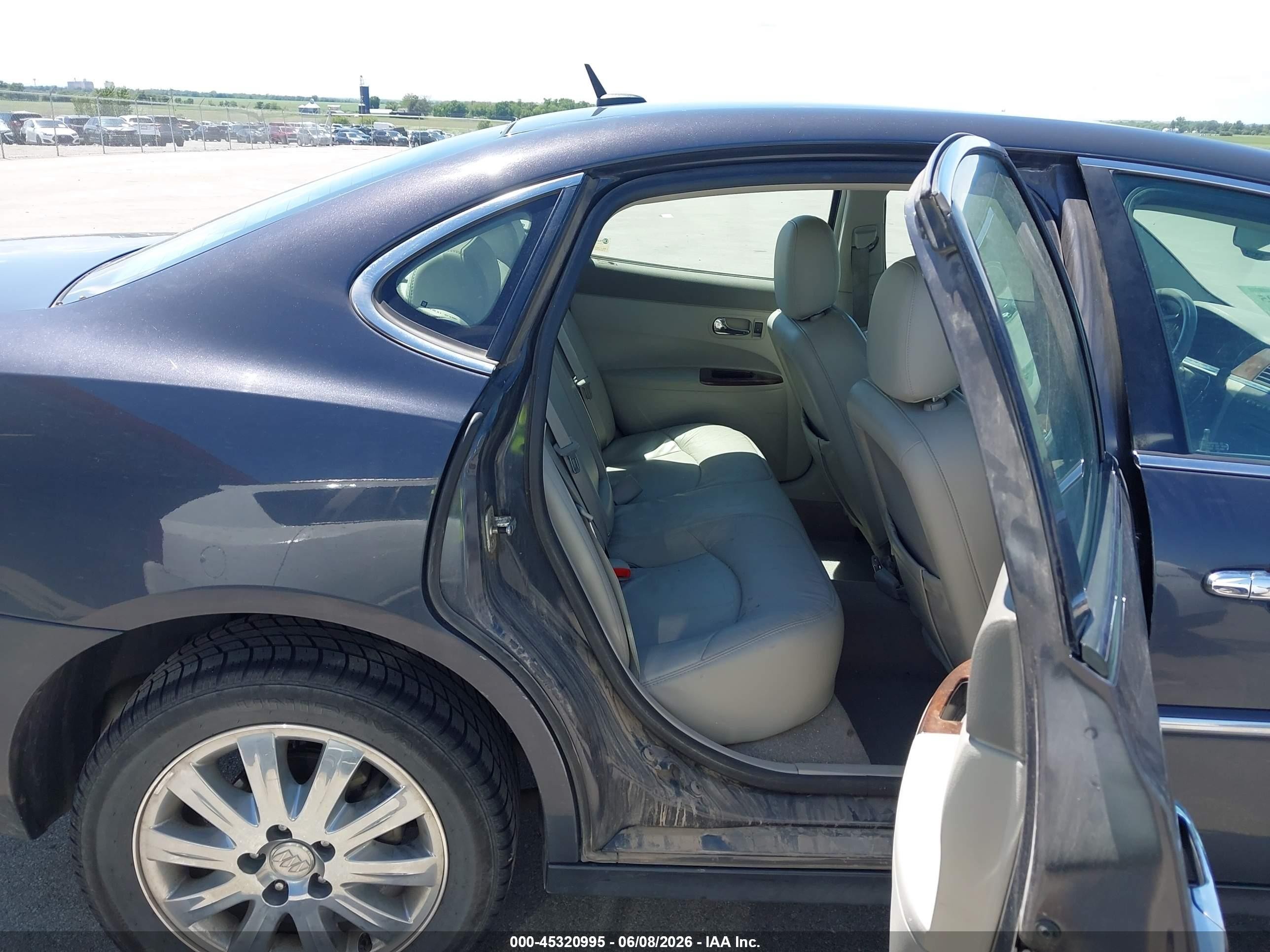 2009 Buick Lacrosse Cxl Gray vin: 2G4WD582891195103