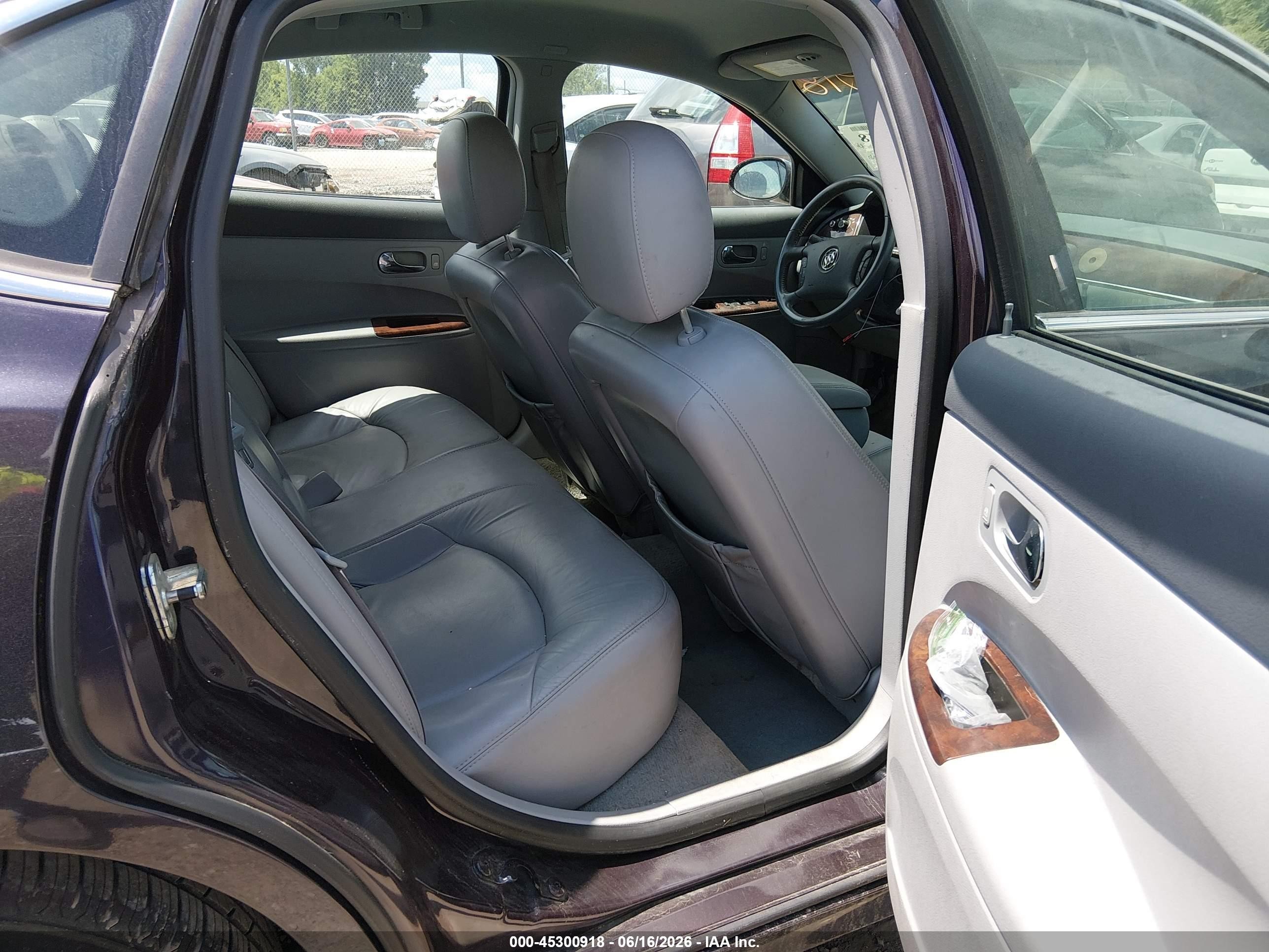 2007 Buick Lacrosse Cxl Gray vin: 2G4WD582971136302