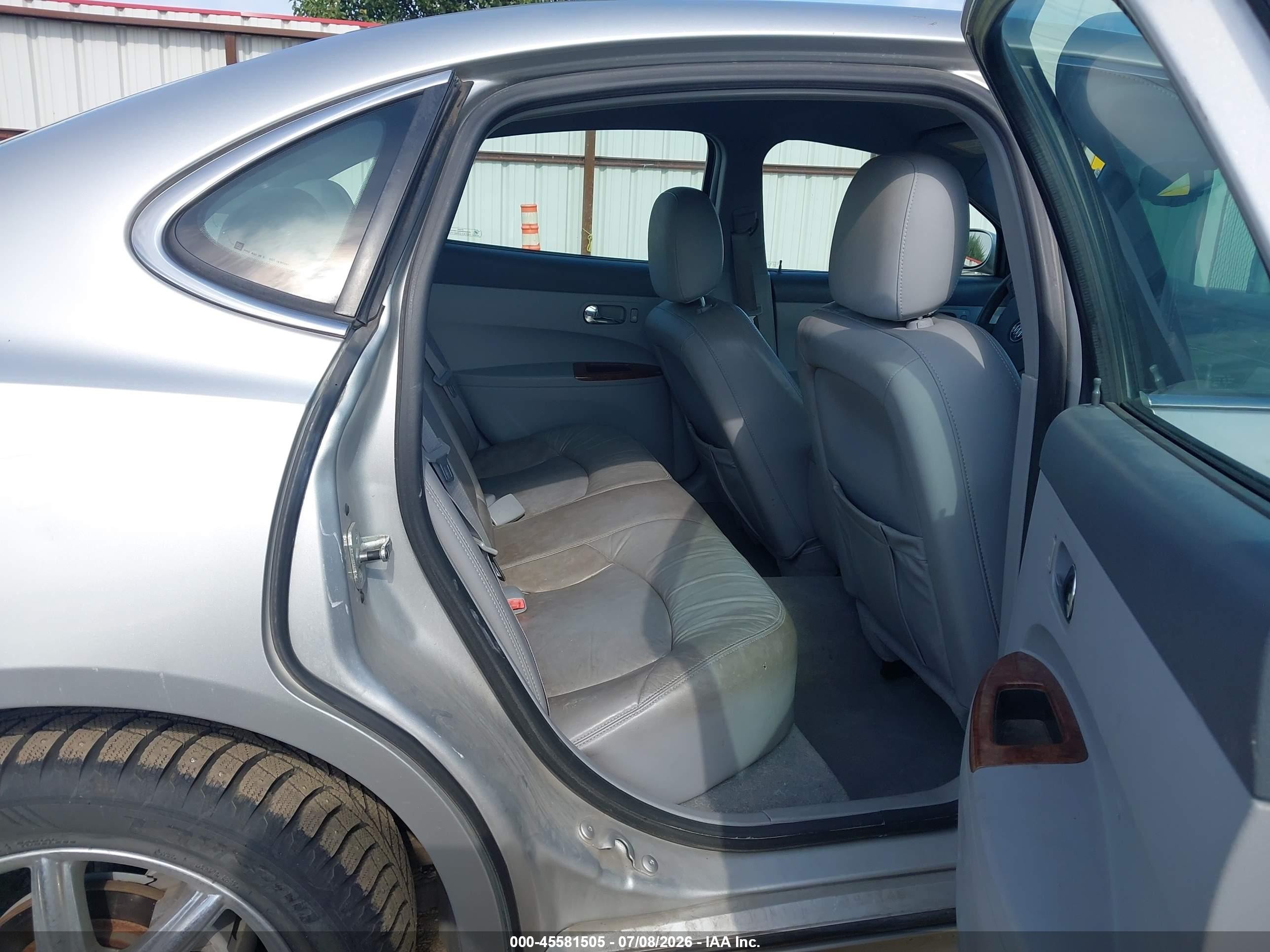 2005 Buick Lacrosse Cxs Silver vin: 2G4WE537751286020