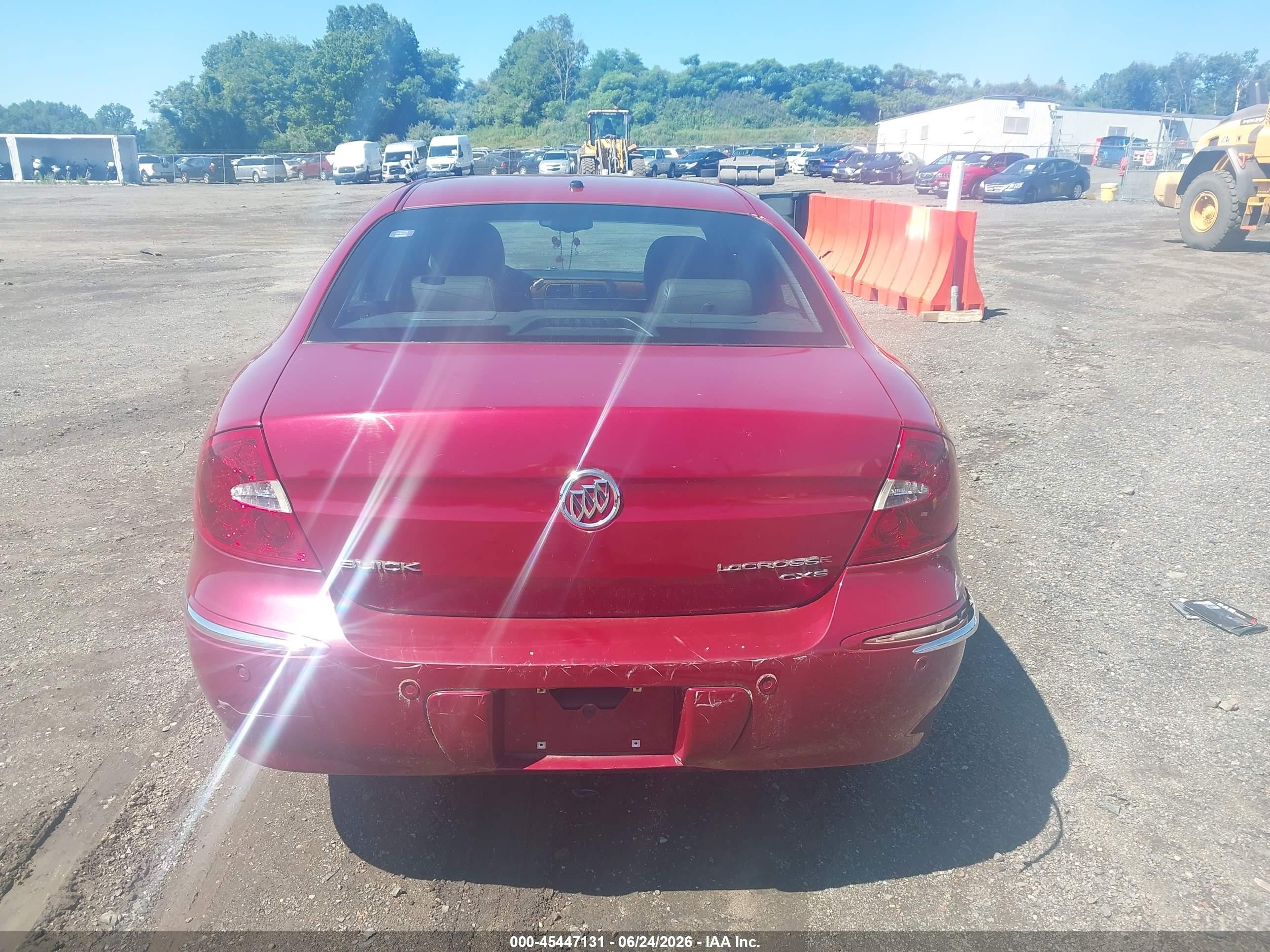 2005 Buick Lacrosse Cxs Red vin: 2G4WE567451220424