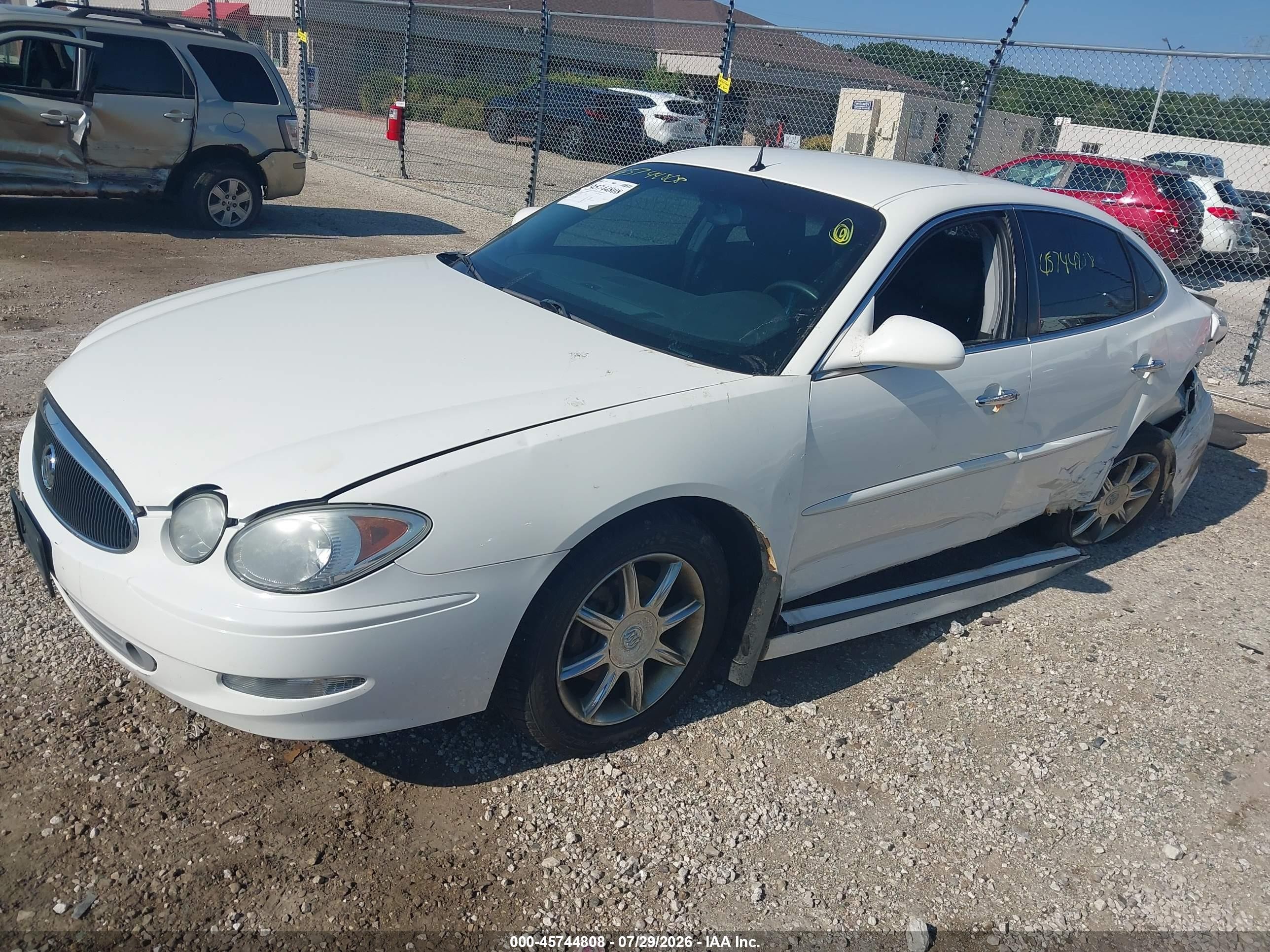 2005 Buick Lacrosse Cxs White vin: 2G4WE567951289769