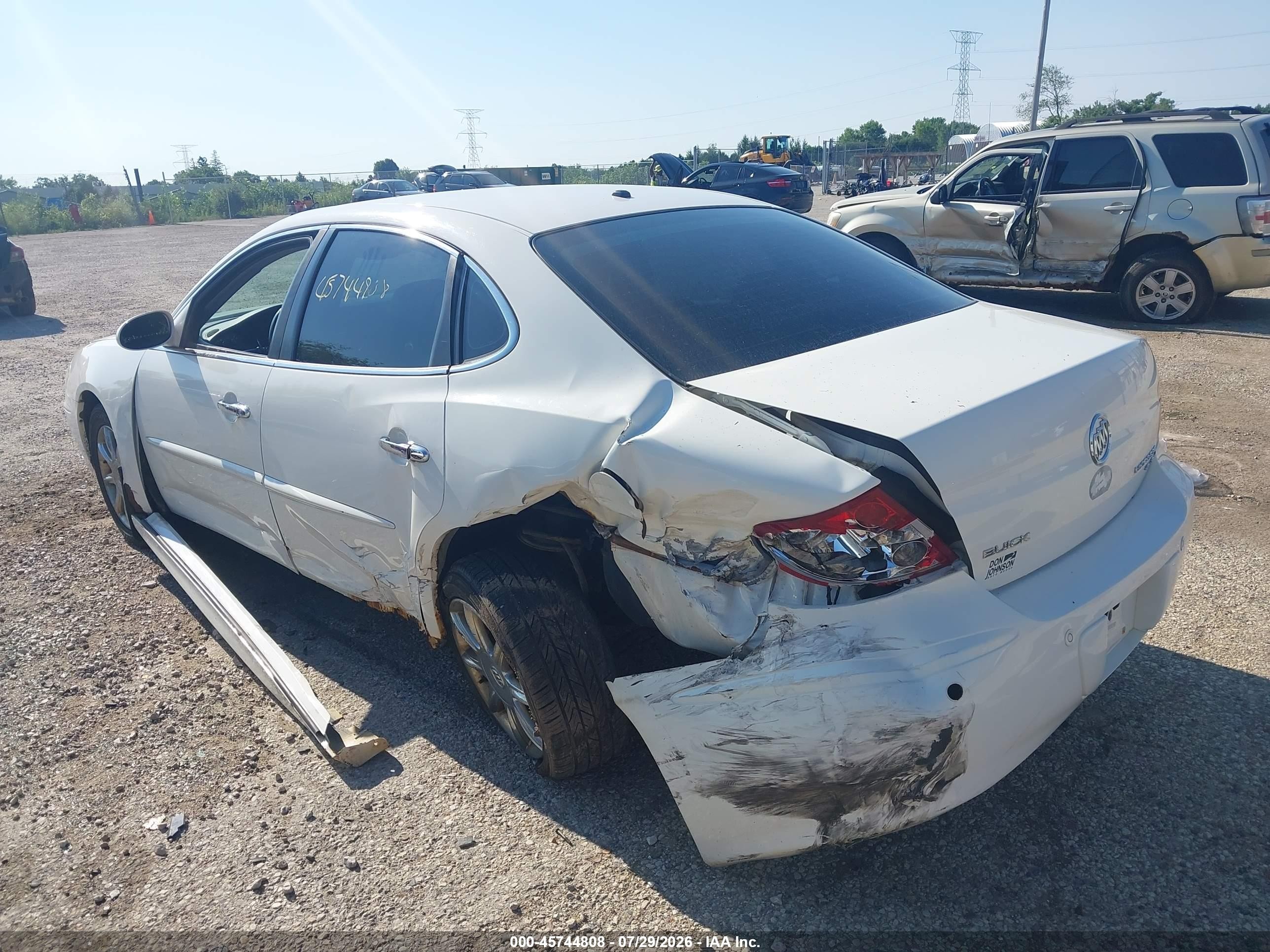 2005 Buick Lacrosse Cxs White vin: 2G4WE567951289769