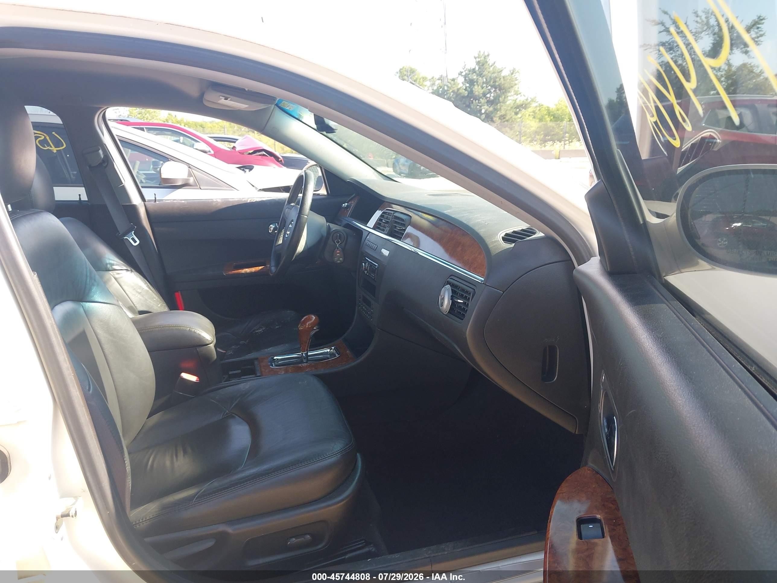 2005 Buick Lacrosse Cxs White vin: 2G4WE567951289769