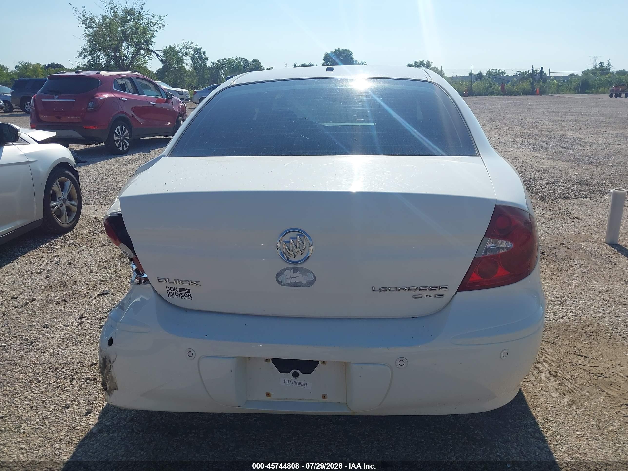2005 Buick Lacrosse Cxs White vin: 2G4WE567951289769