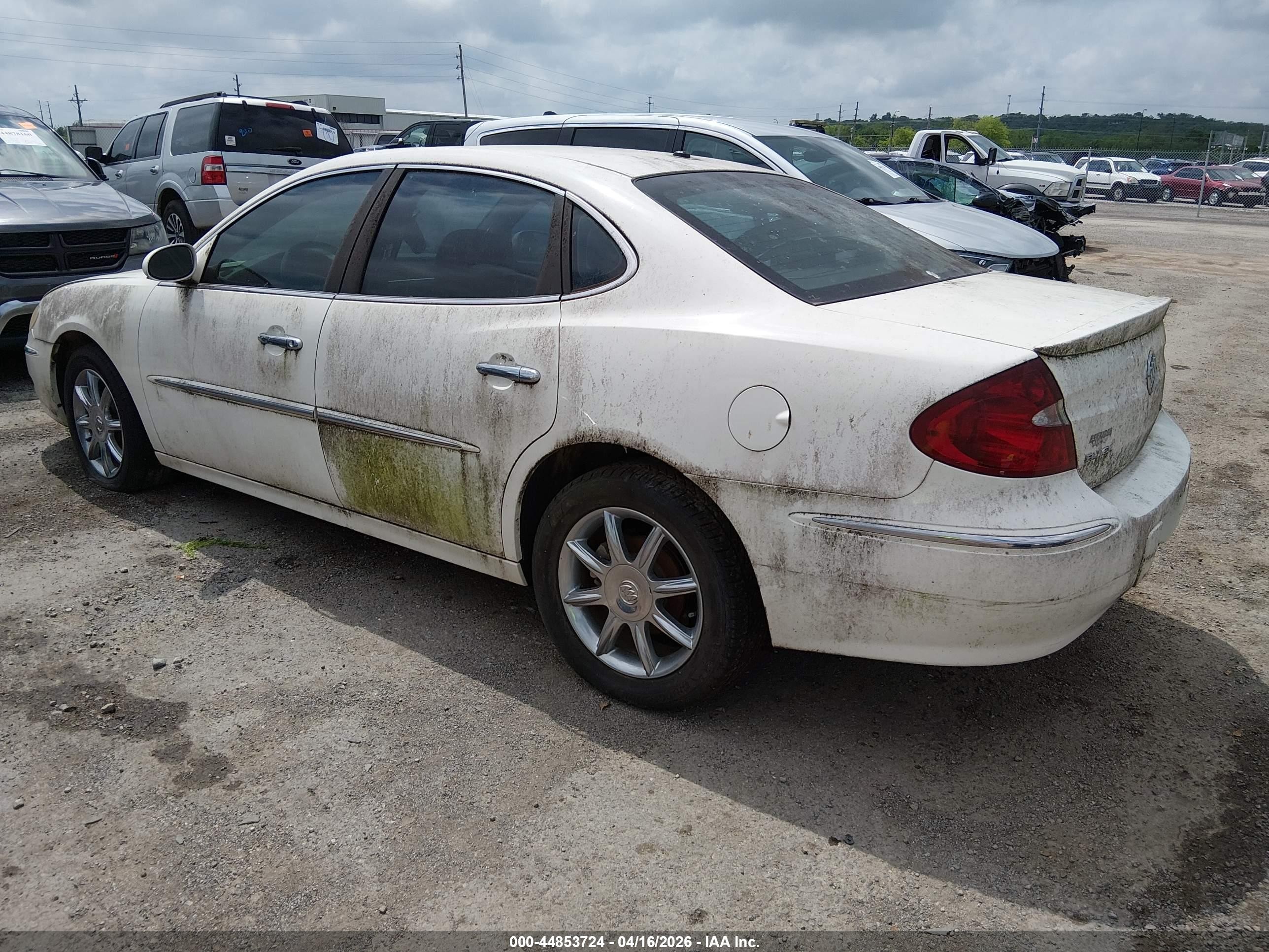 2005 Buick Lacrosse Cxs White vin: 2G4WE567951290274
