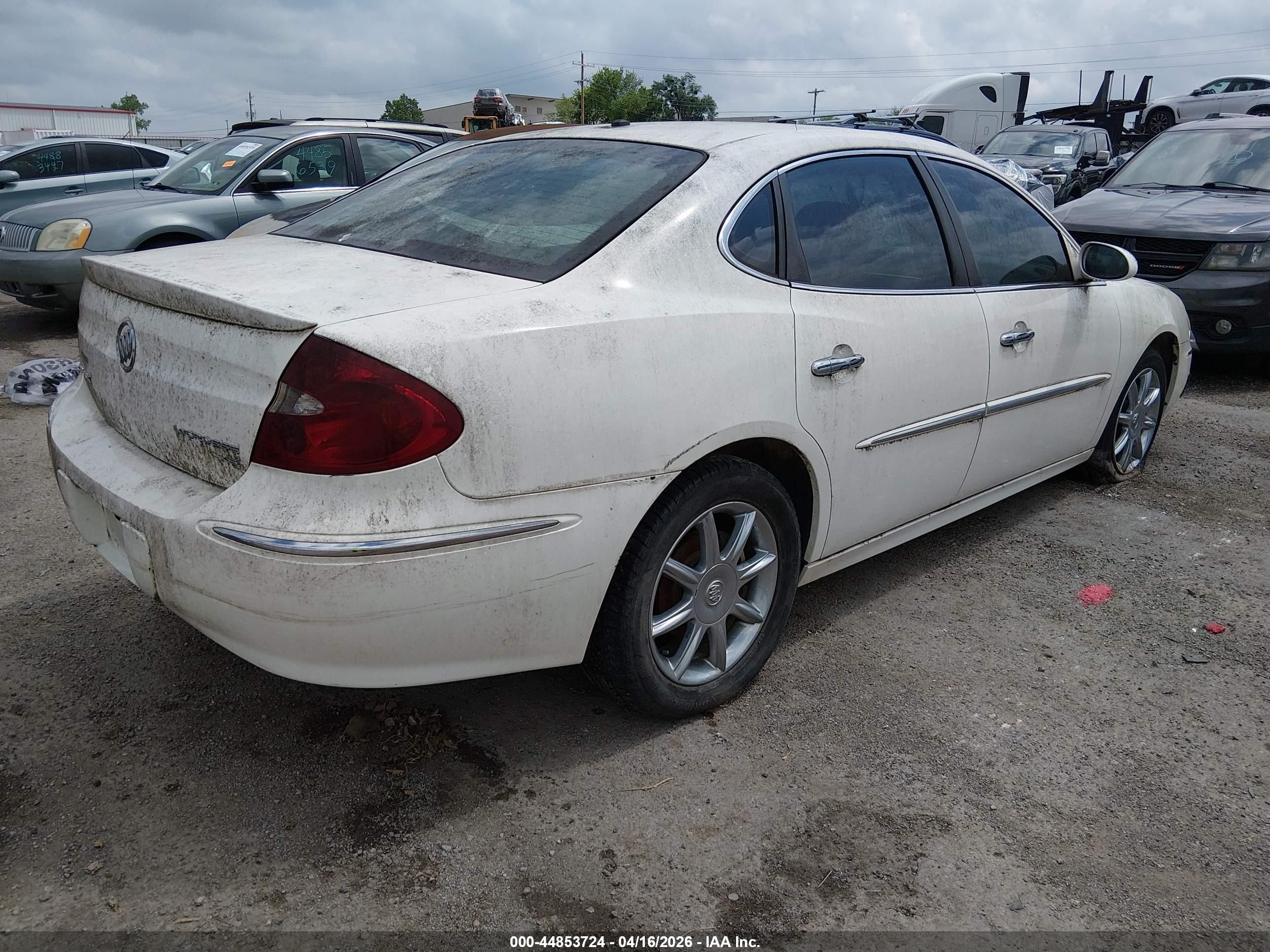 2005 Buick Lacrosse Cxs White vin: 2G4WE567951290274