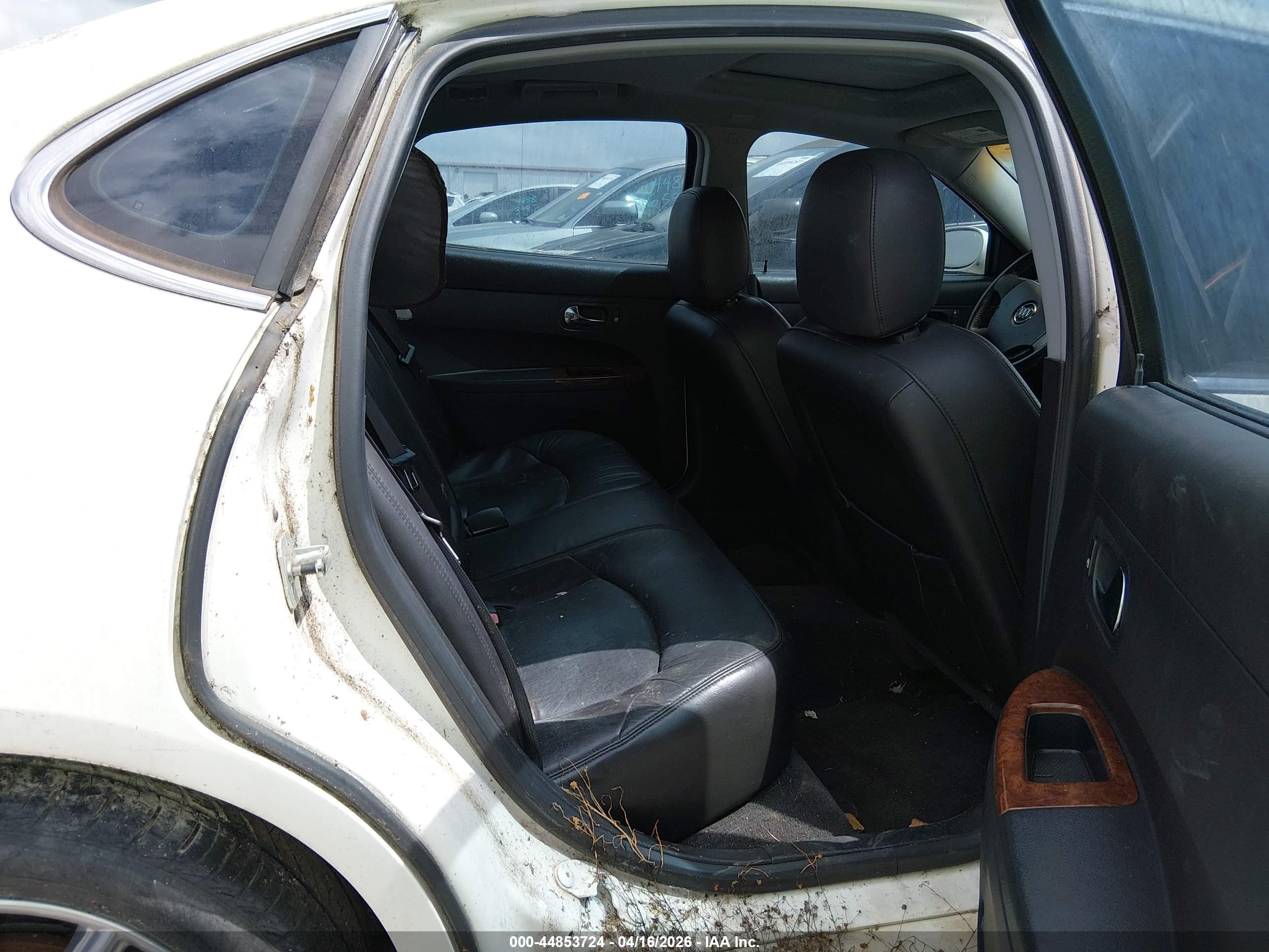 2005 Buick Lacrosse Cxs White vin: 2G4WE567951290274