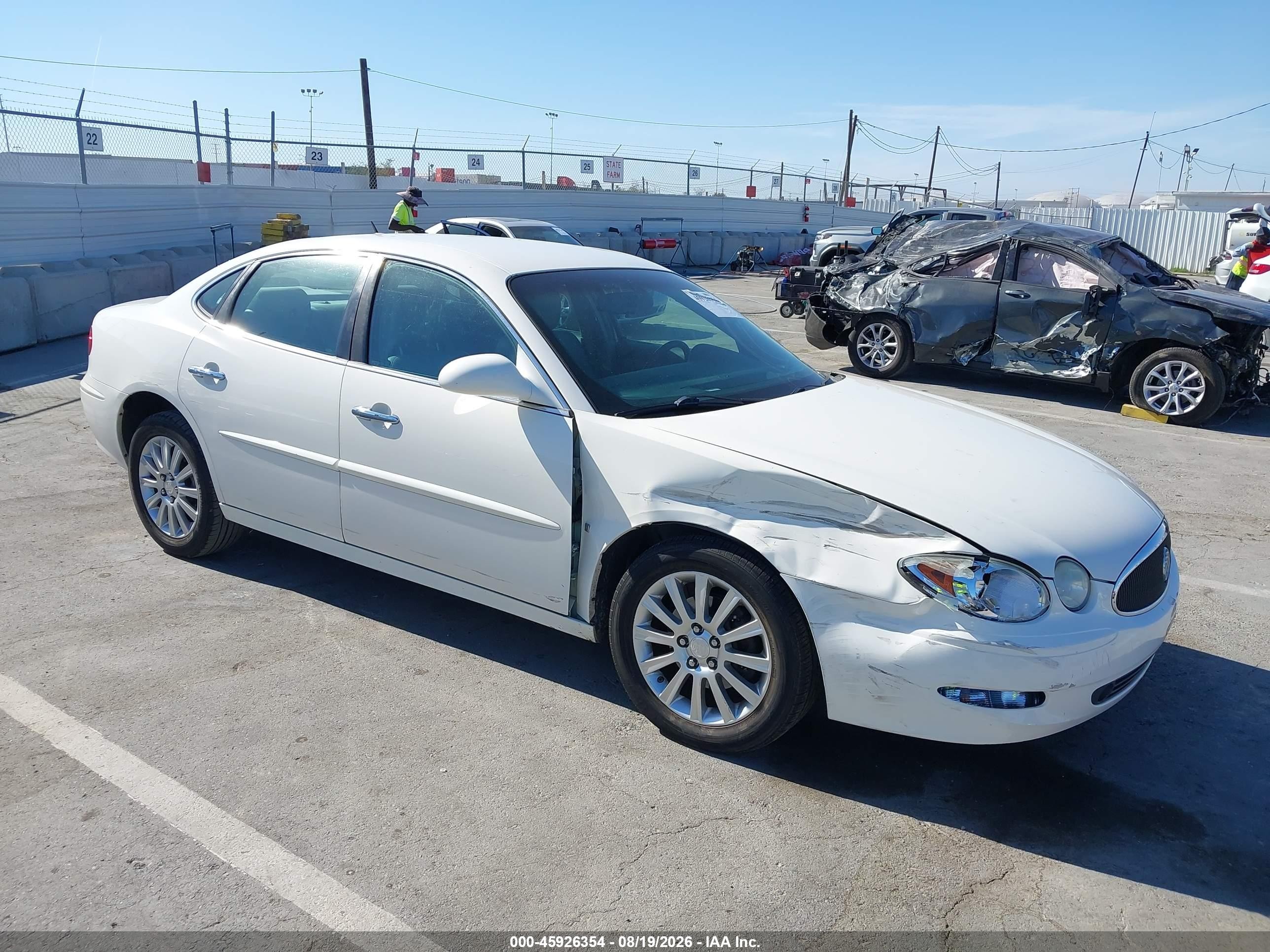 2007 Buick Lacrosse Cxs White vin: 2G4WE587071106355