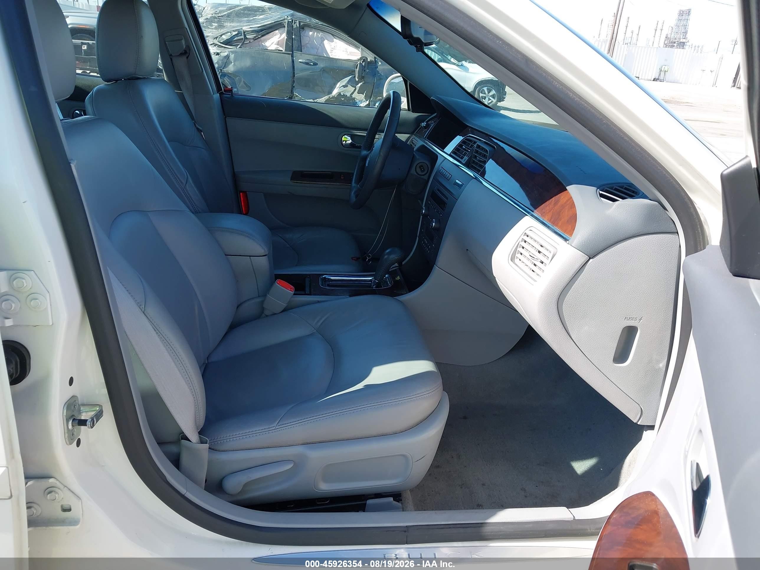 2007 Buick Lacrosse Cxs Белый vin: 2G4WE587071106355