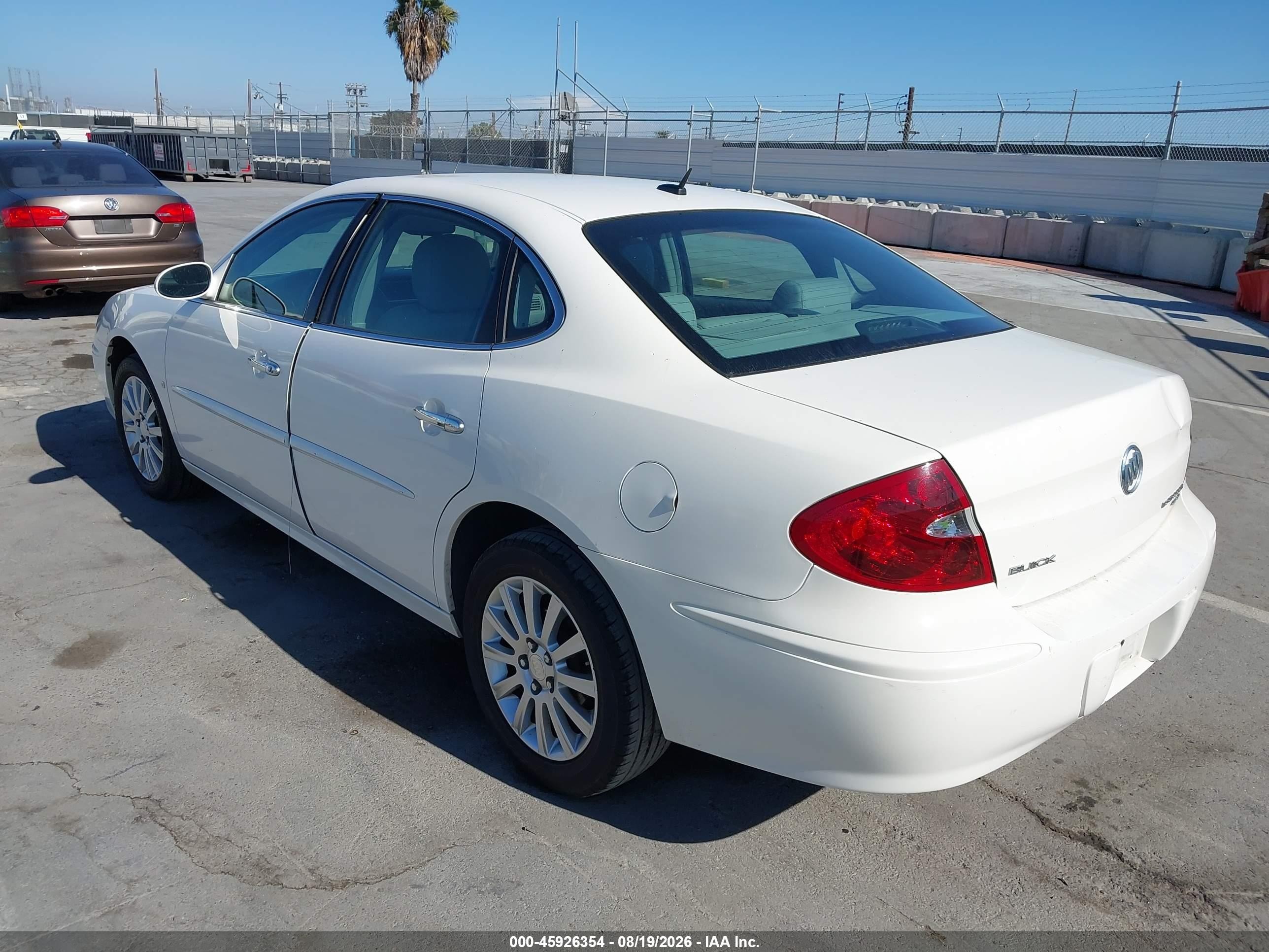 2007 Buick Lacrosse Cxs Белый vin: 2G4WE587071106355