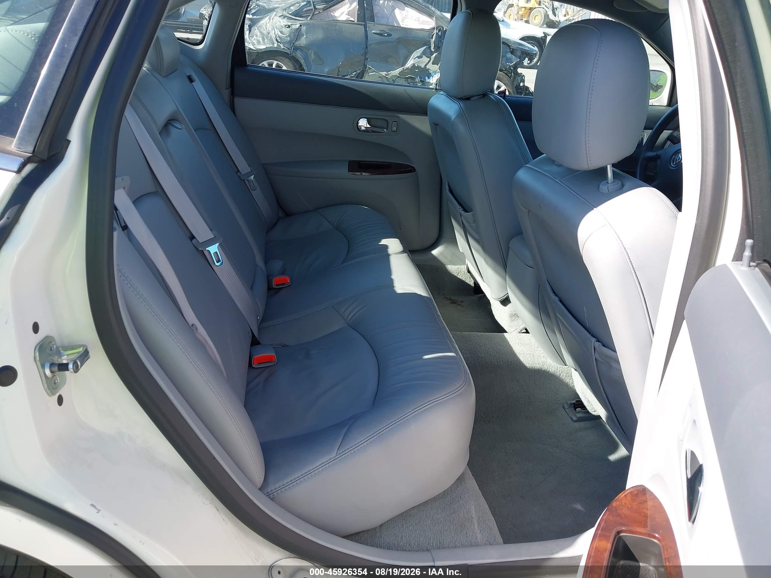 2007 Buick Lacrosse Cxs Белый vin: 2G4WE587071106355