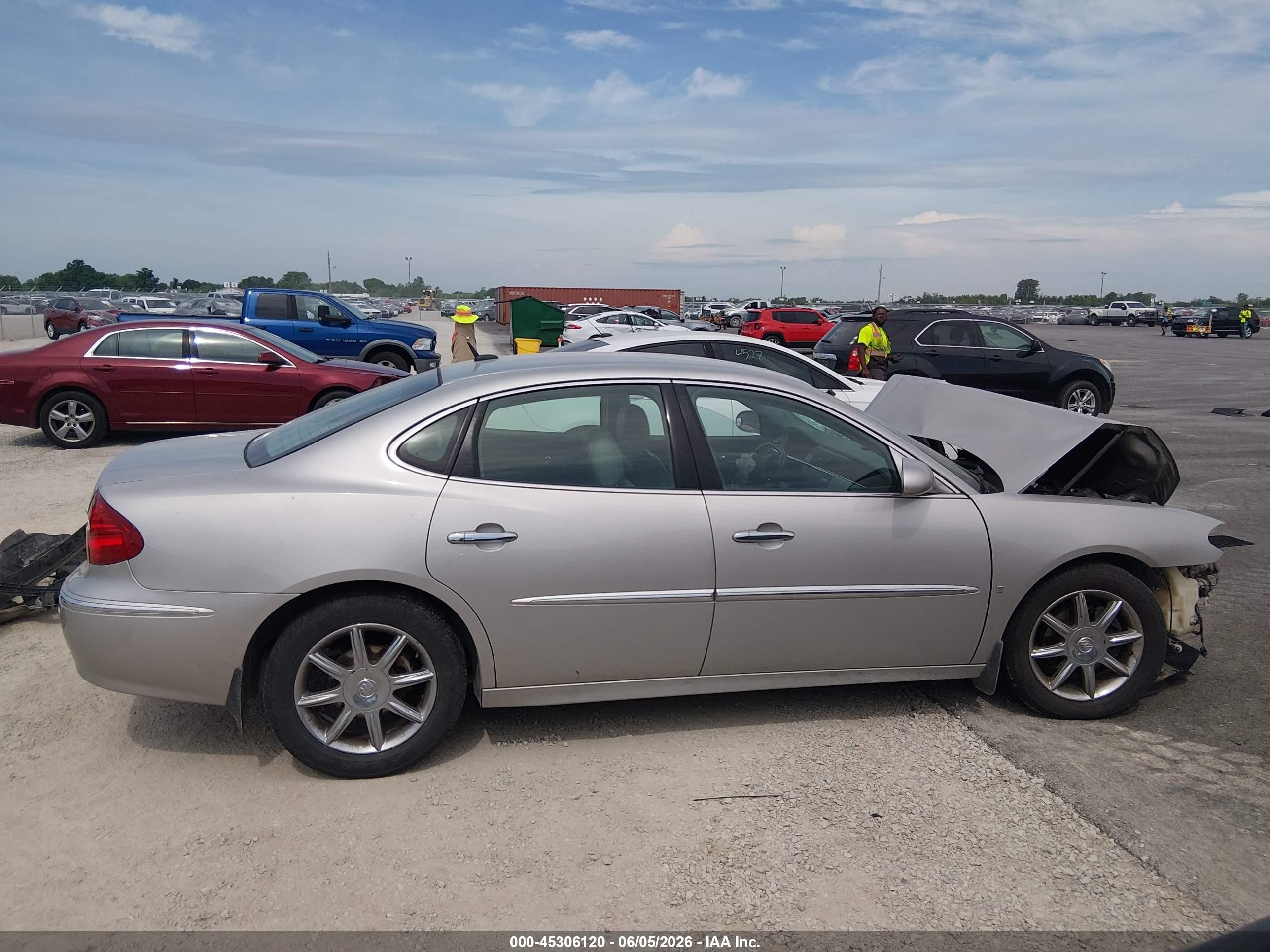 2007 Buick Lacrosse Cxs Silver vin: 2G4WE587171153717