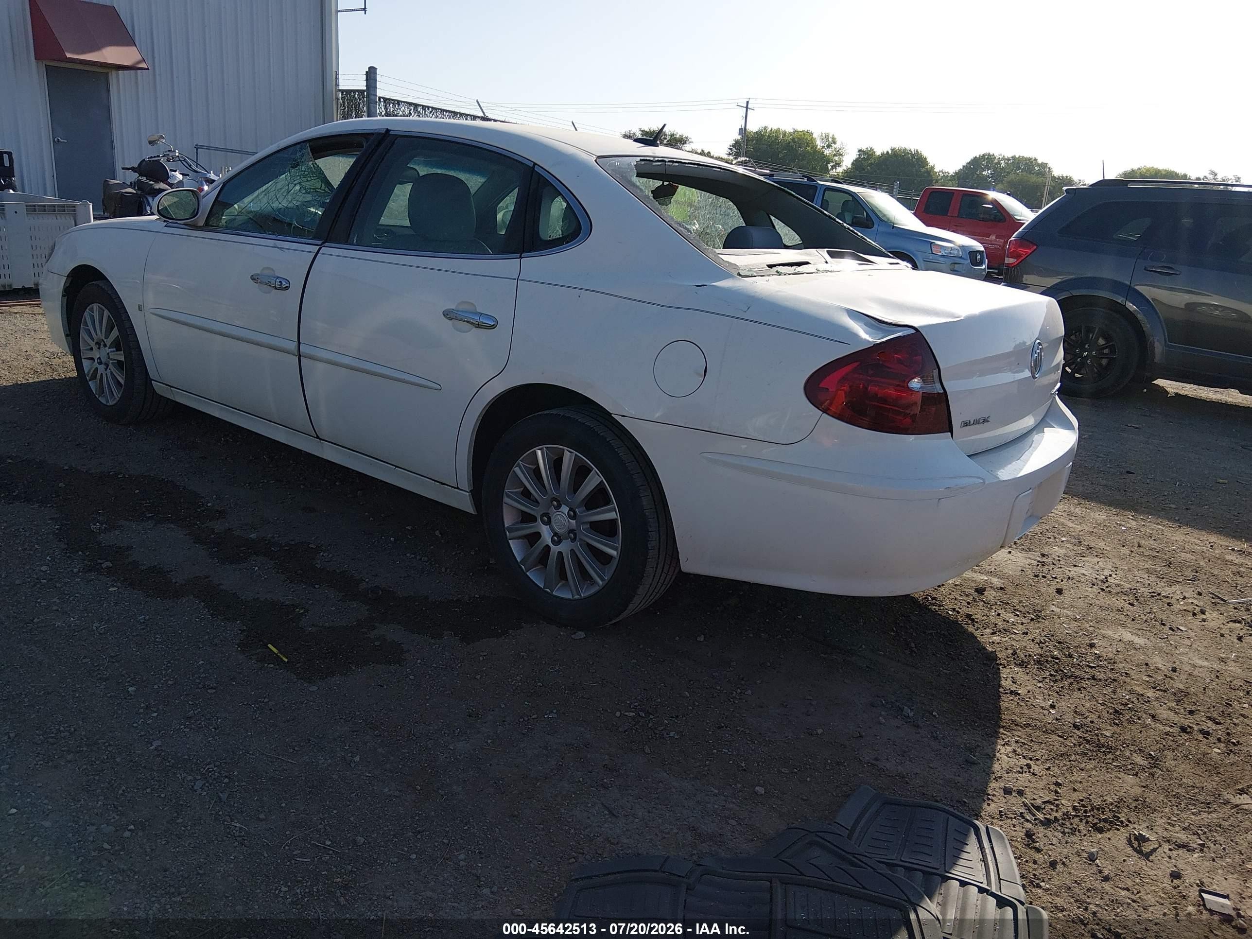 2007 Buick Lacrosse Cxs White vin: 2G4WE587971115801