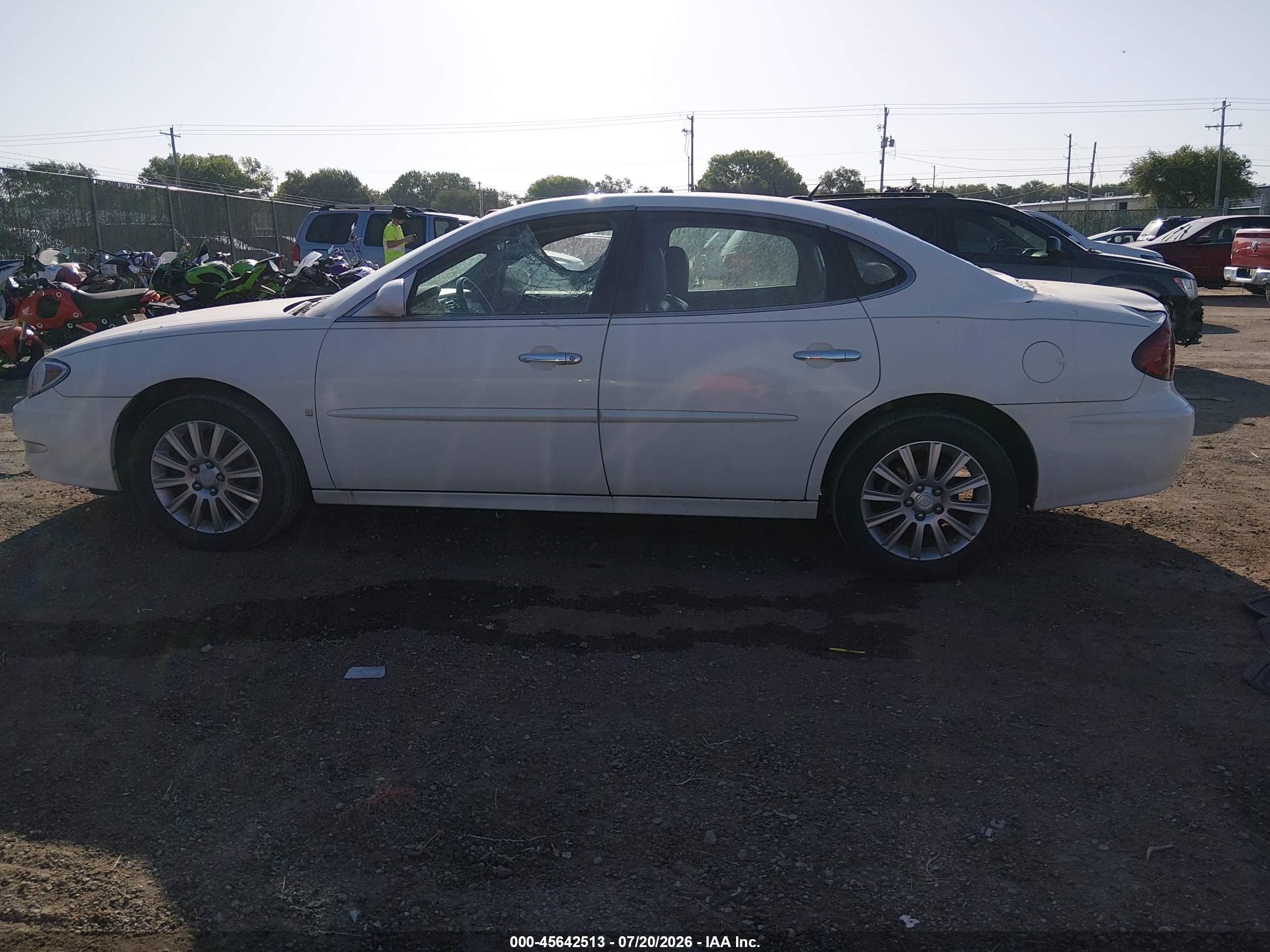 2007 Buick Lacrosse Cxs White vin: 2G4WE587971115801