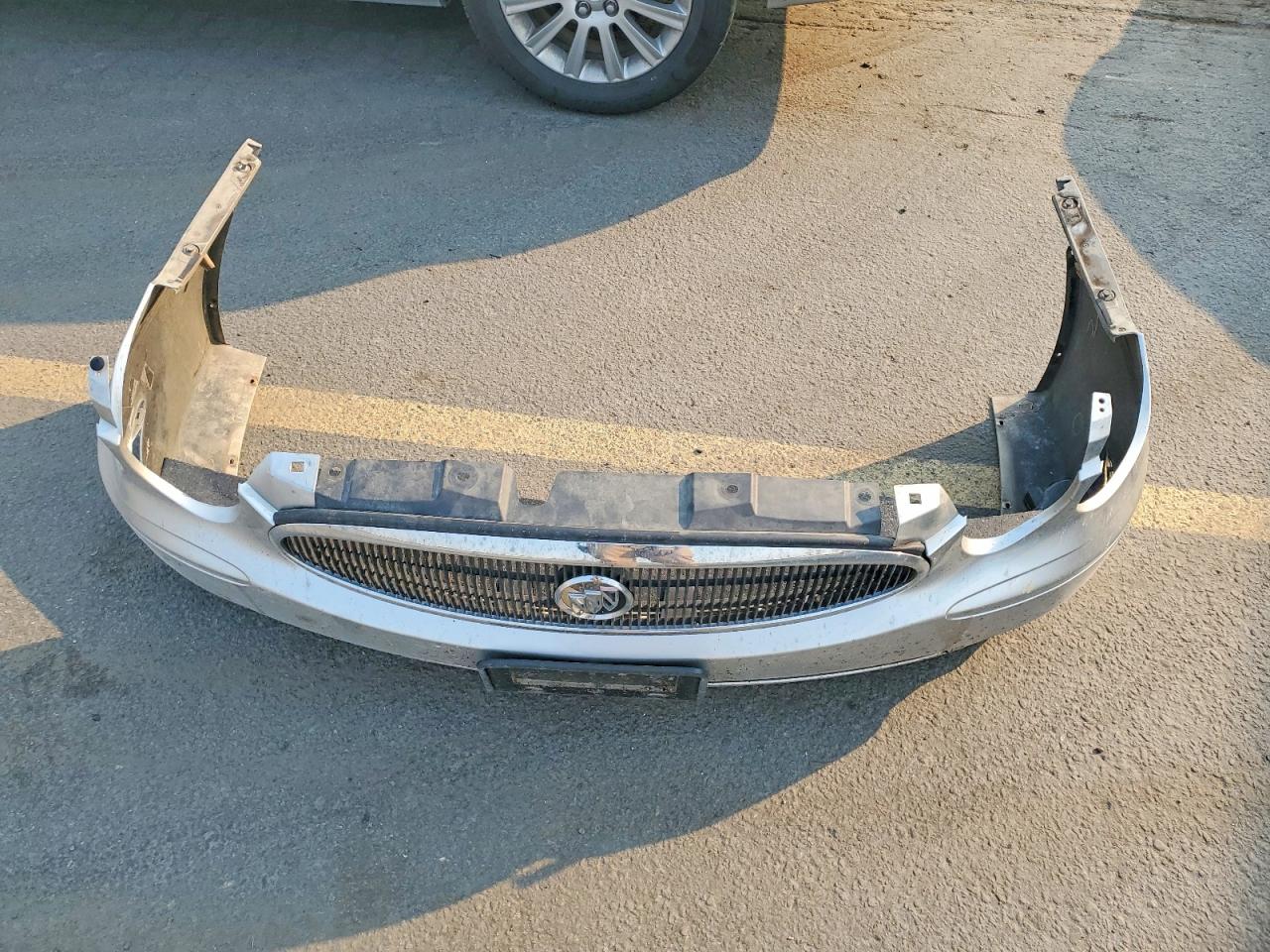 2007 Buick Lacrosse Cxs Silver vin: 2G4WE587971160642