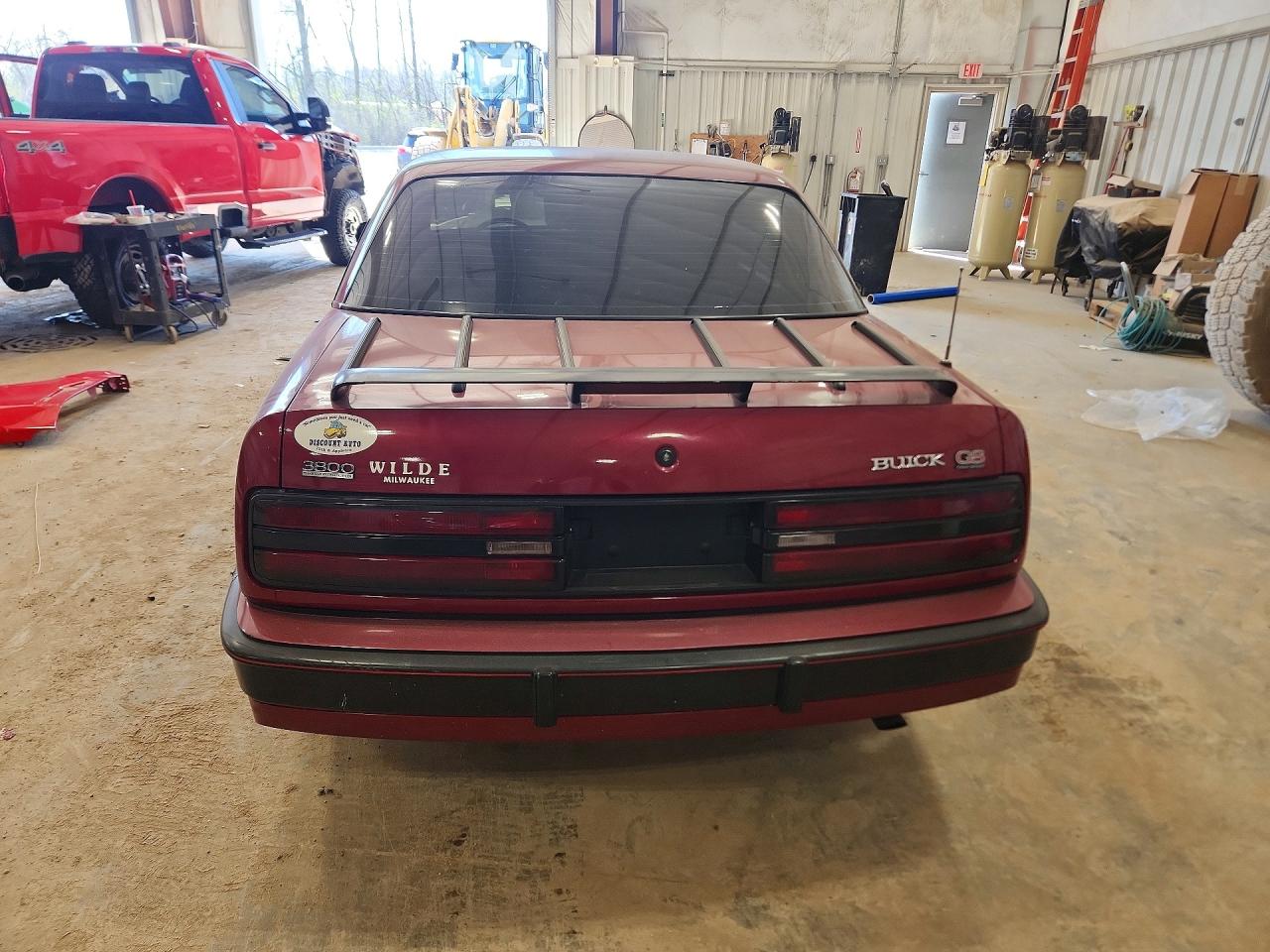 1994 Buick Regal Gran Sport Burgundy vin: 2G4WF15L0R1420601