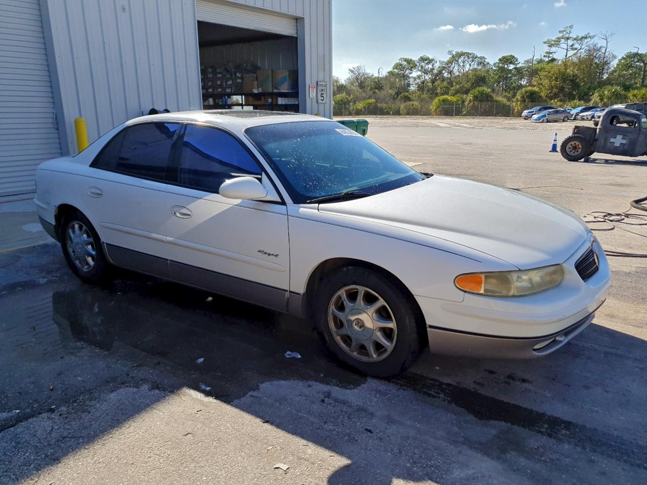 1998 Buick Regal Gs Белый vin: 2G4WF5211W1465519