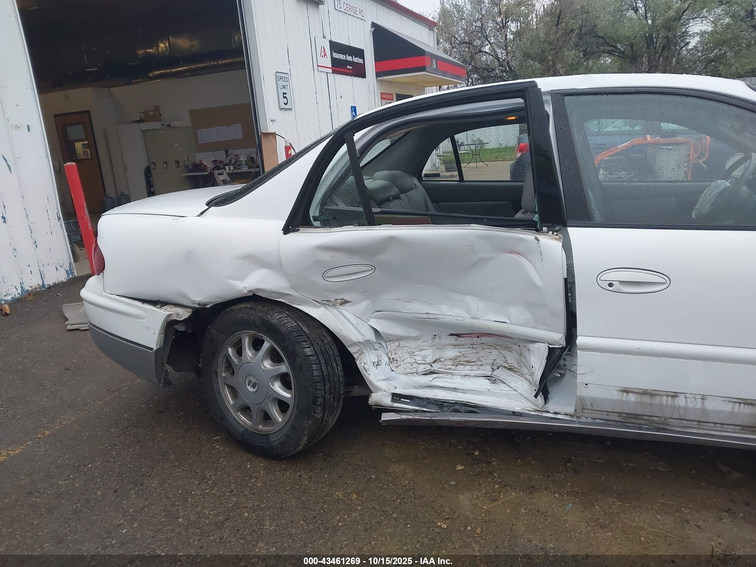 1998 Buick Regal Gs White vin: 2G4WF5214W1578865