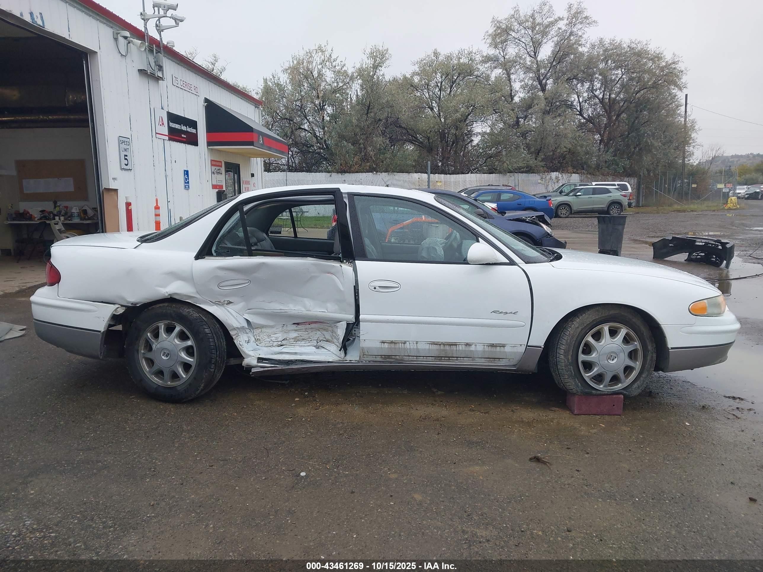 1998 Buick Regal Gs White vin: 2G4WF5214W1578865