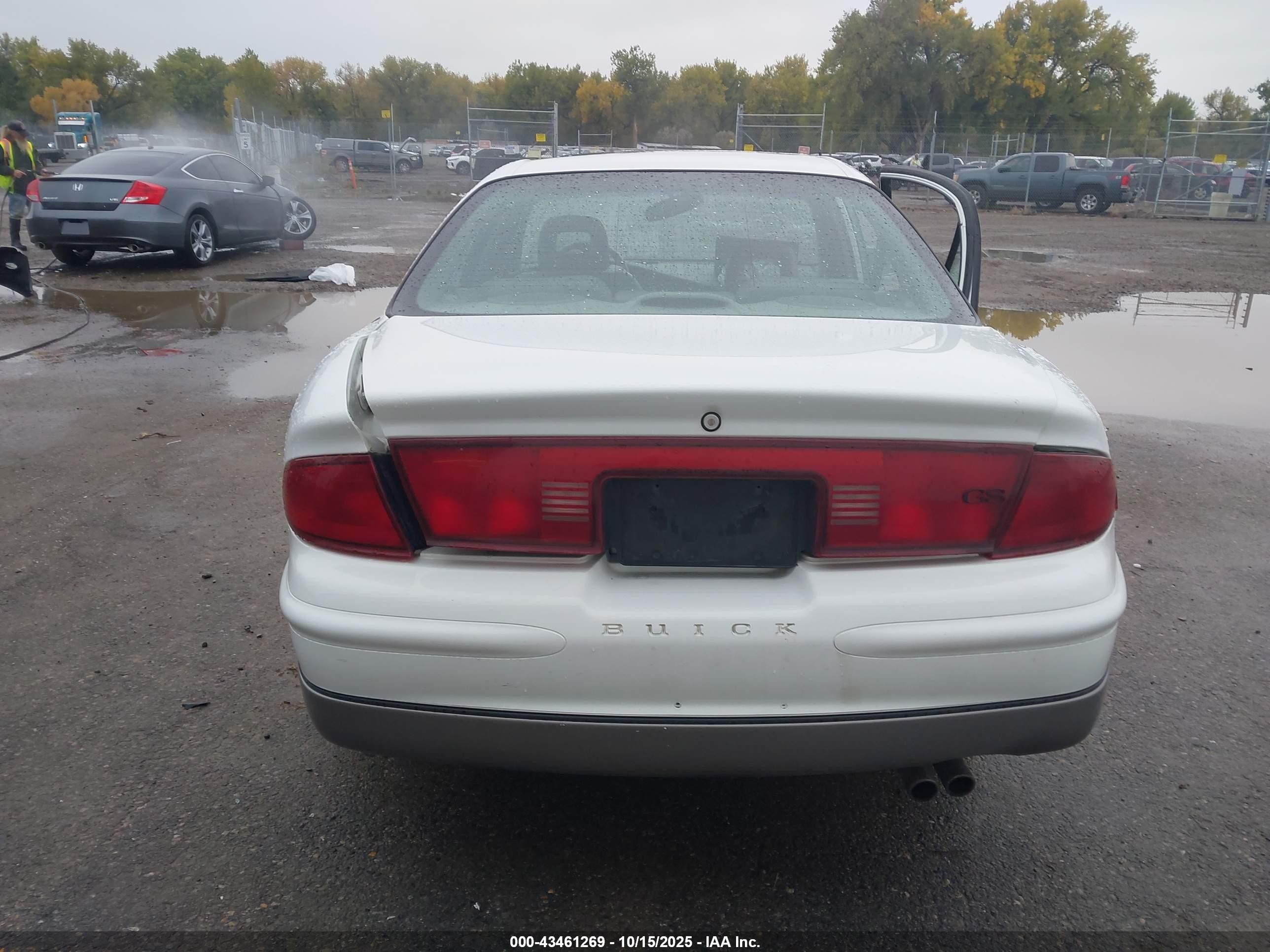 1998 Buick Regal Gs White vin: 2G4WF5214W1578865