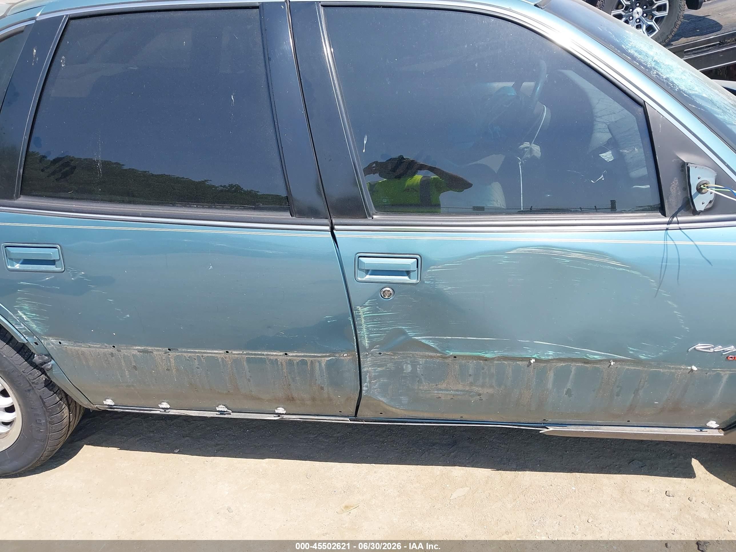 1995 Buick Regal Gran Sport Blue vin: 2G4WF52L7S1449434