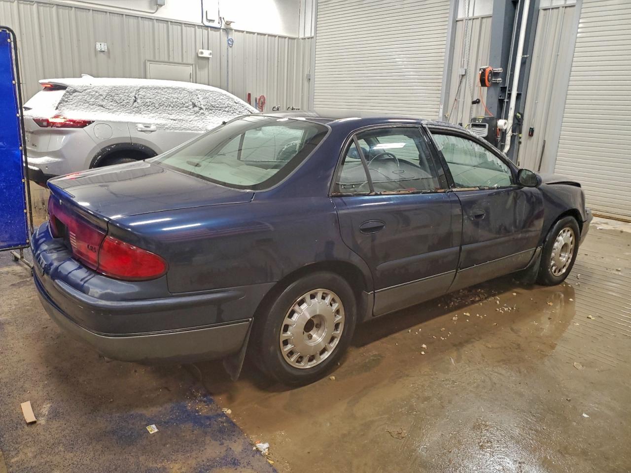 2002 Buick Regal Gs Blue vin: 2G4WF551221113202