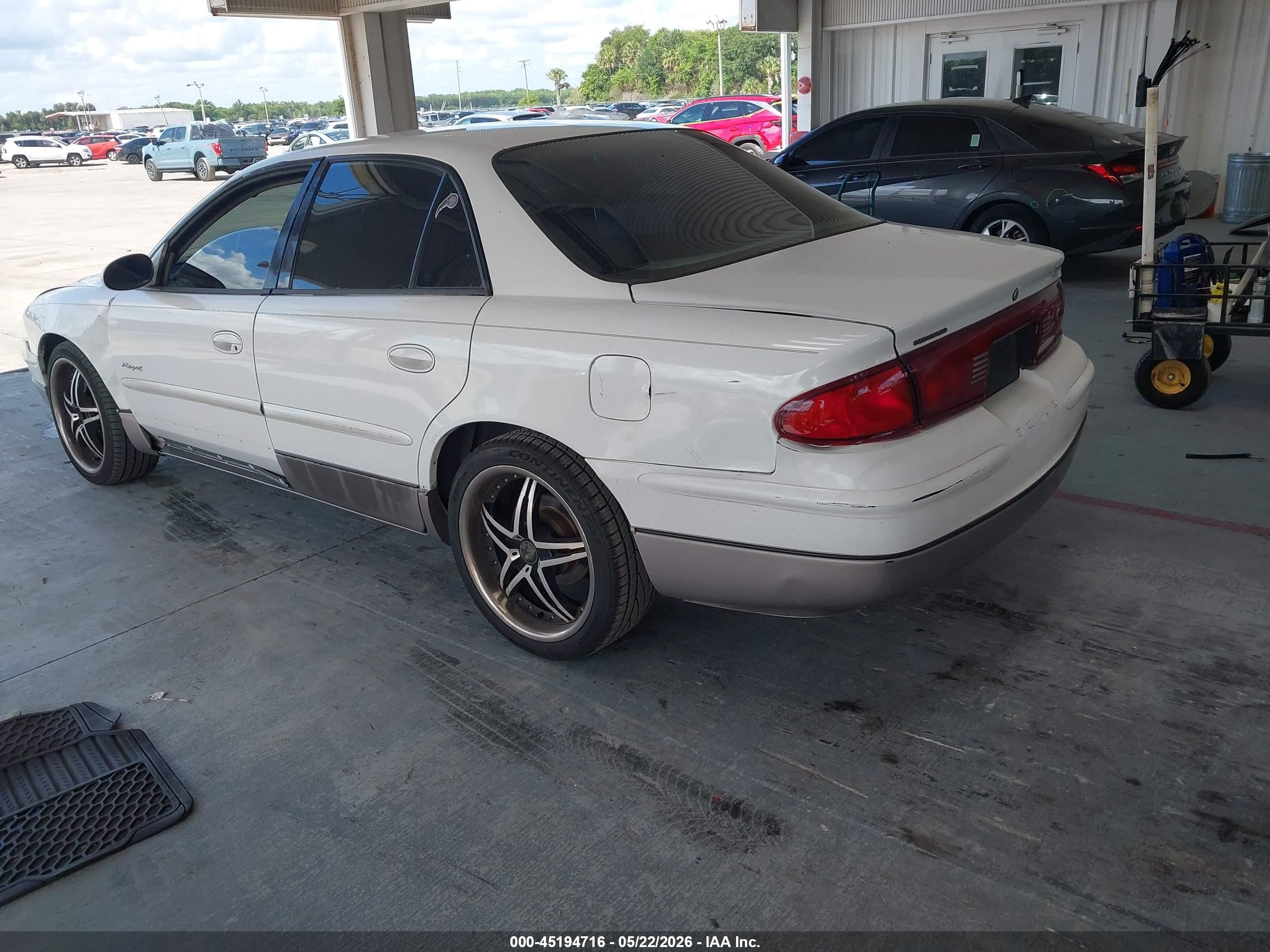 2000 Buick Regal Gs White vin: 2G4WF5513Y1197362