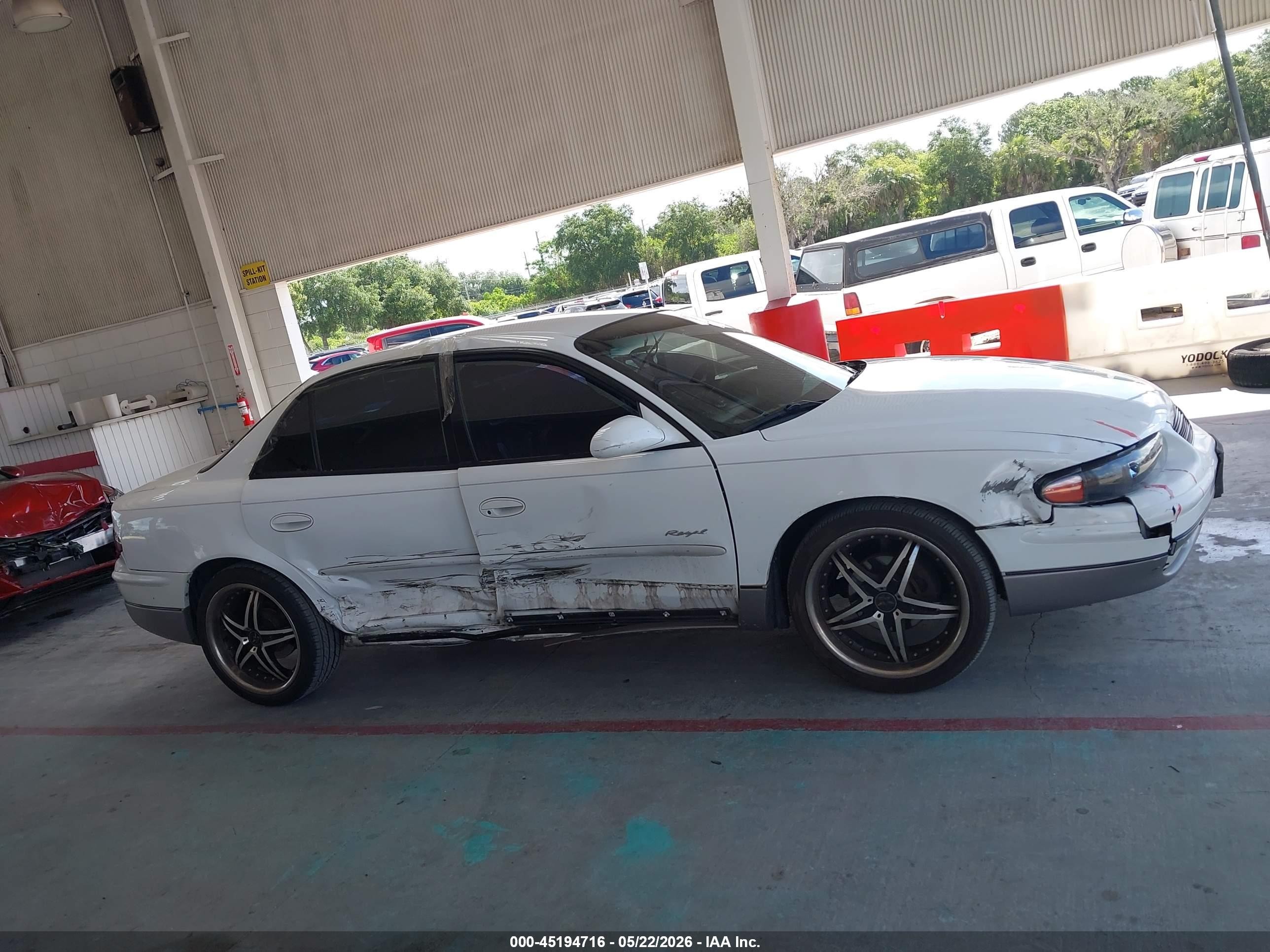 2000 Buick Regal Gs White vin: 2G4WF5513Y1197362