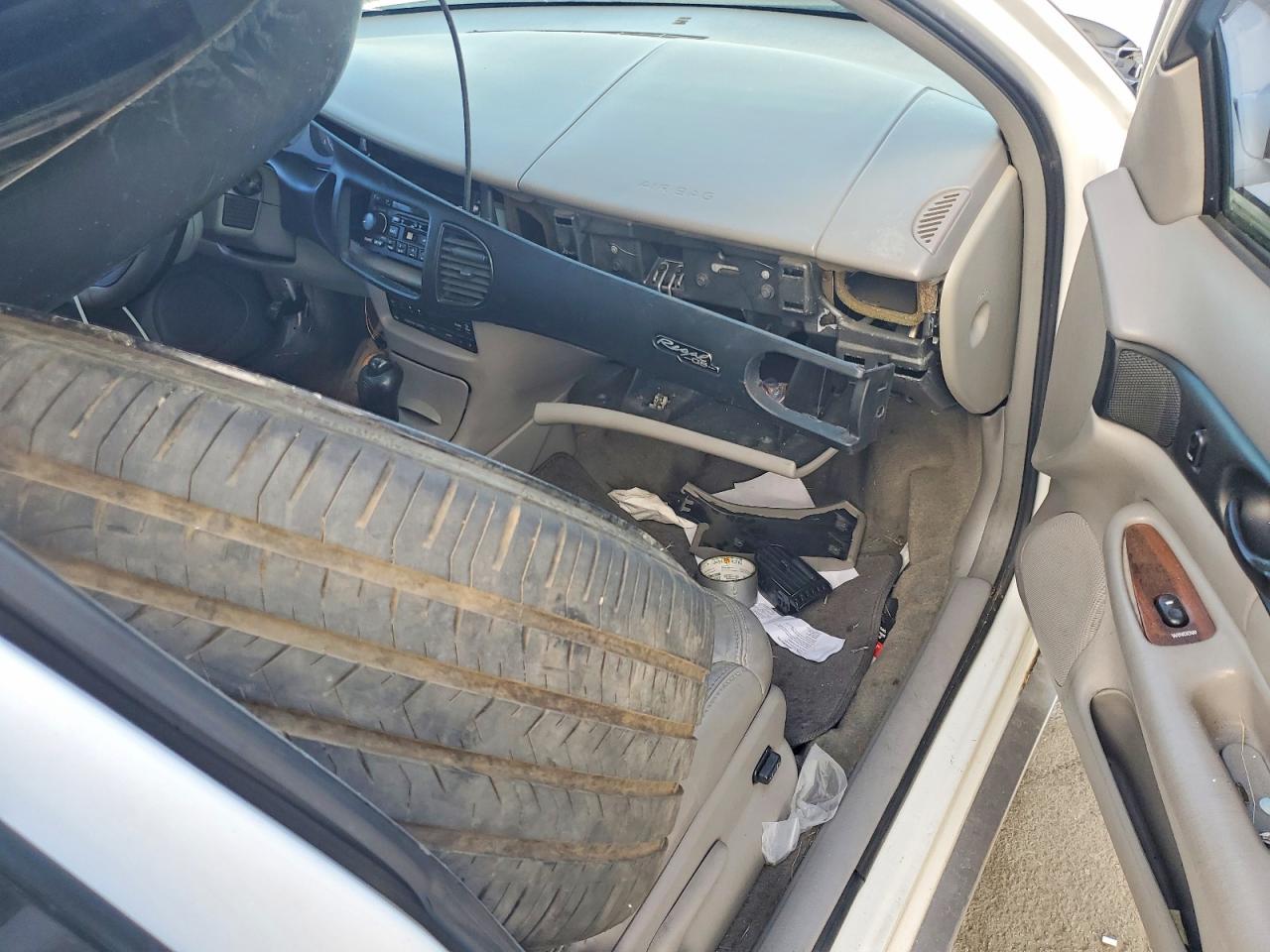 2000 Buick Regal Gs White vin: 2G4WF5519Y1297028