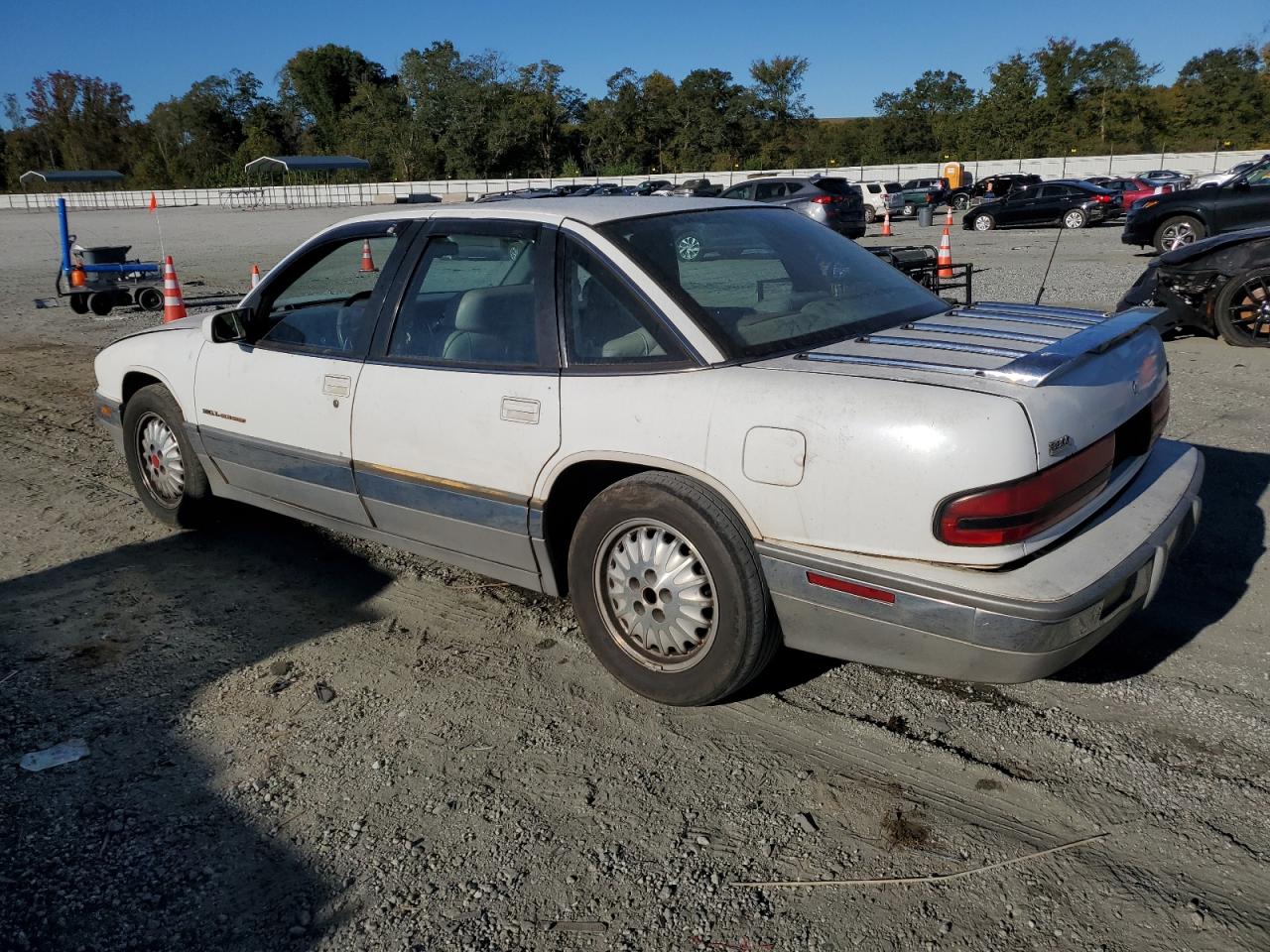 1994 Buick Regal Gran Sport White vin: 2G4WF55L2R1441425