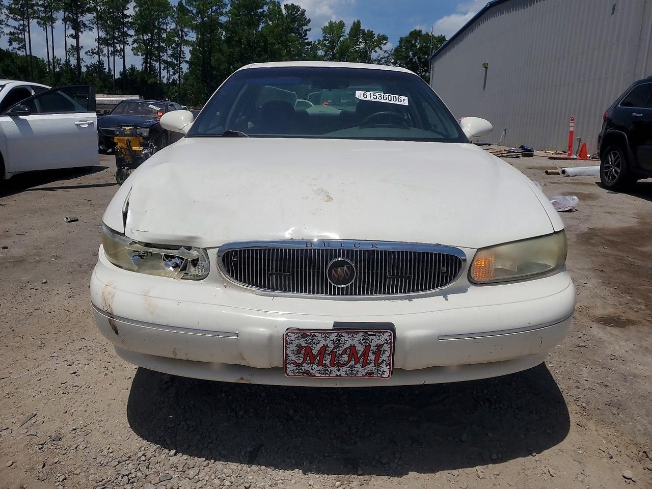 2001 Buick Century Custom White vin: 2G4WS52J011247835