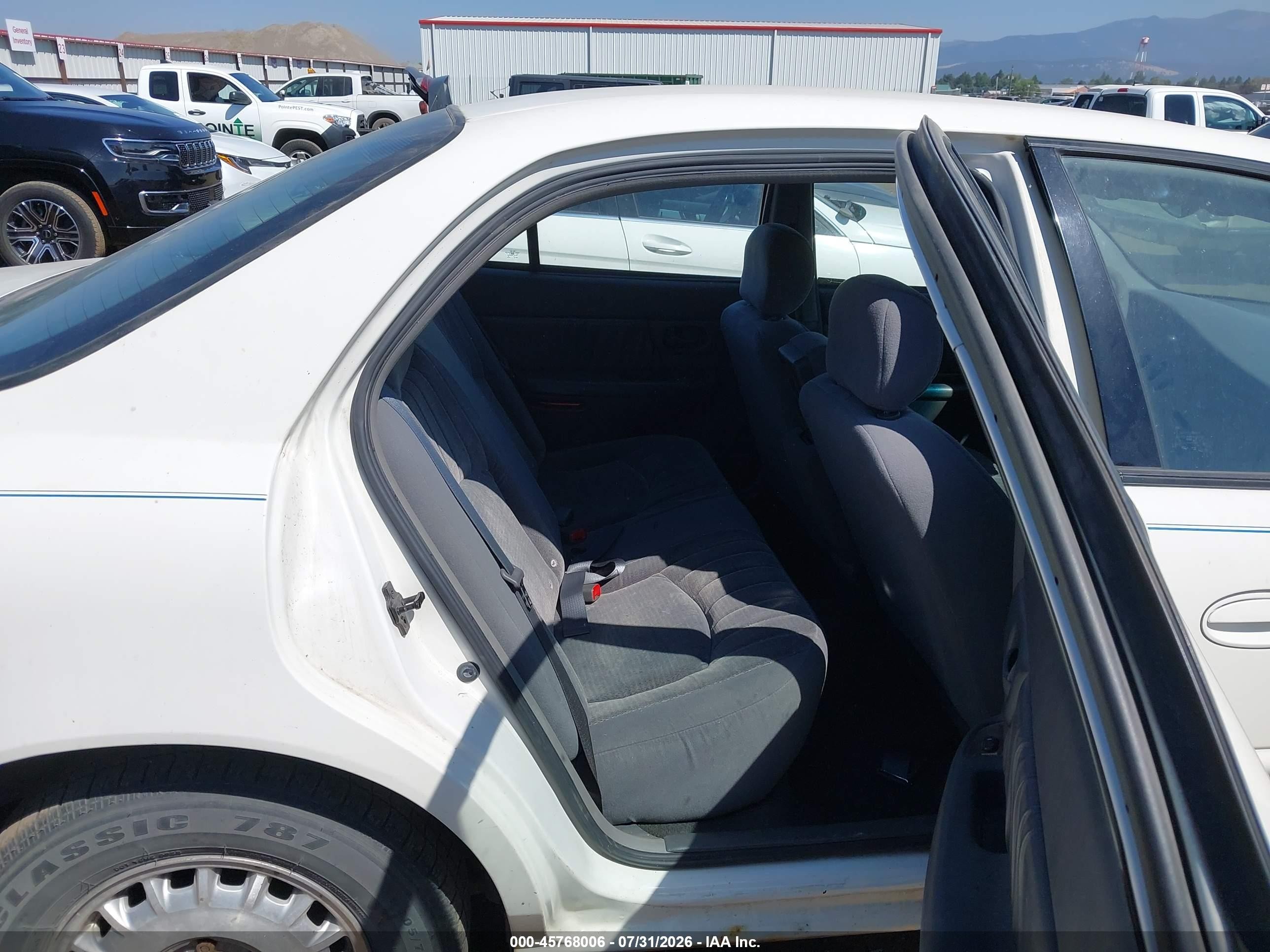 2003 Buick Century Custom White vin: 2G4WS52J031194668