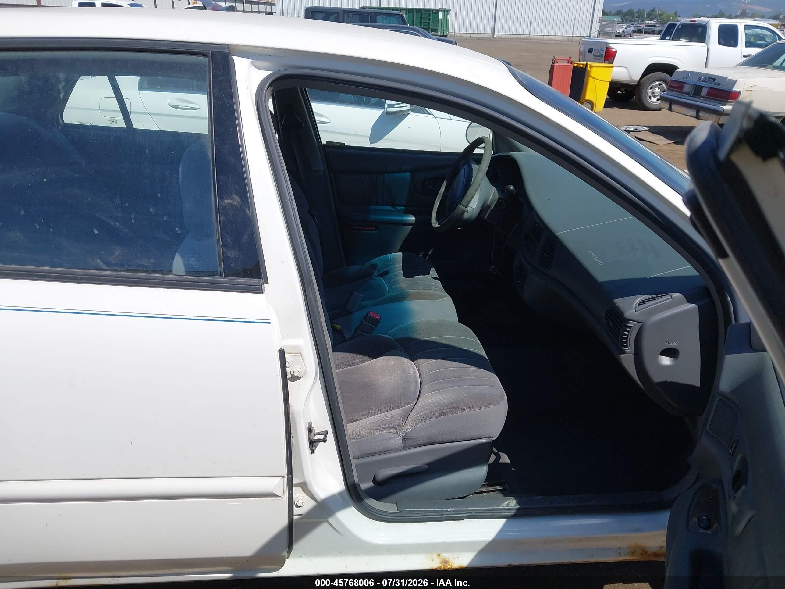 2003 Buick Century Custom White vin: 2G4WS52J031194668