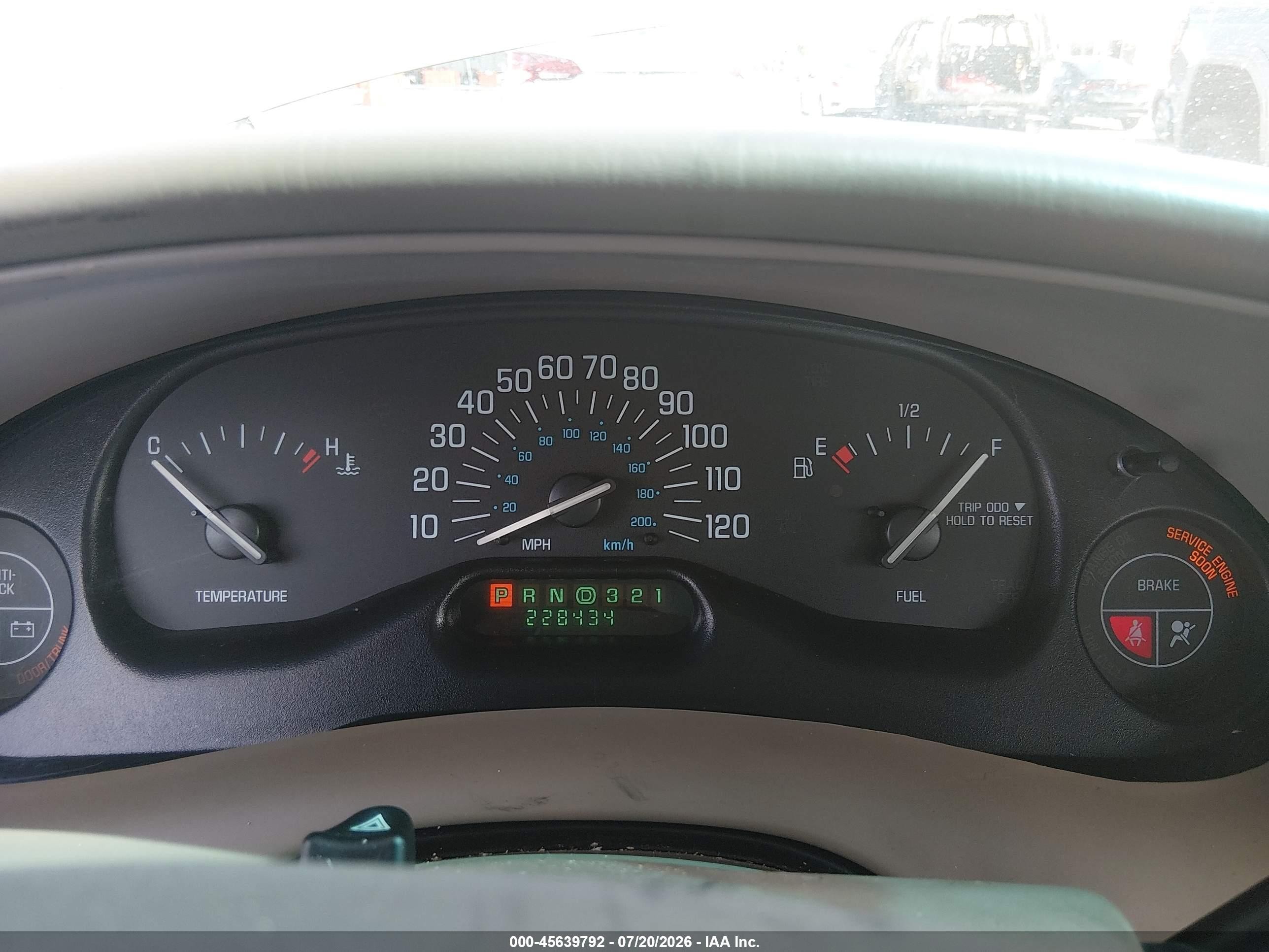 2005 Buick Century   Gold vin: 2G4WS52J051122792