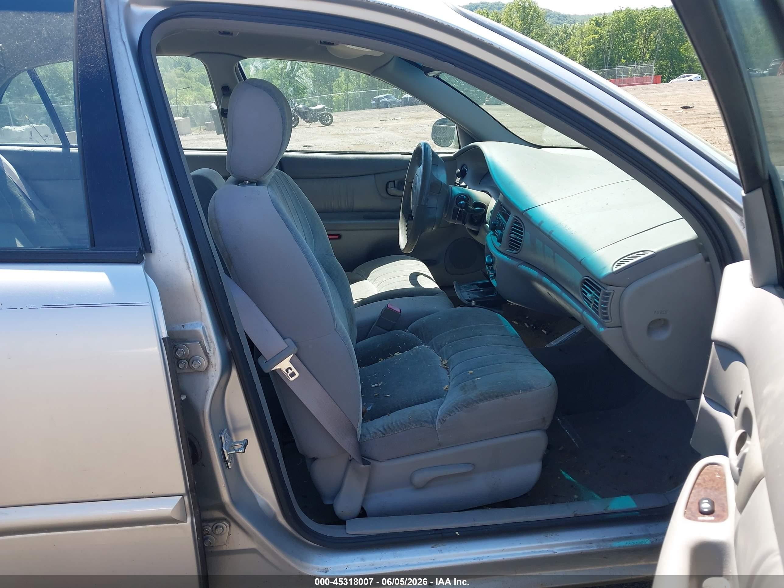 2005 Buick Century   Silver vin: 2G4WS52J051128009