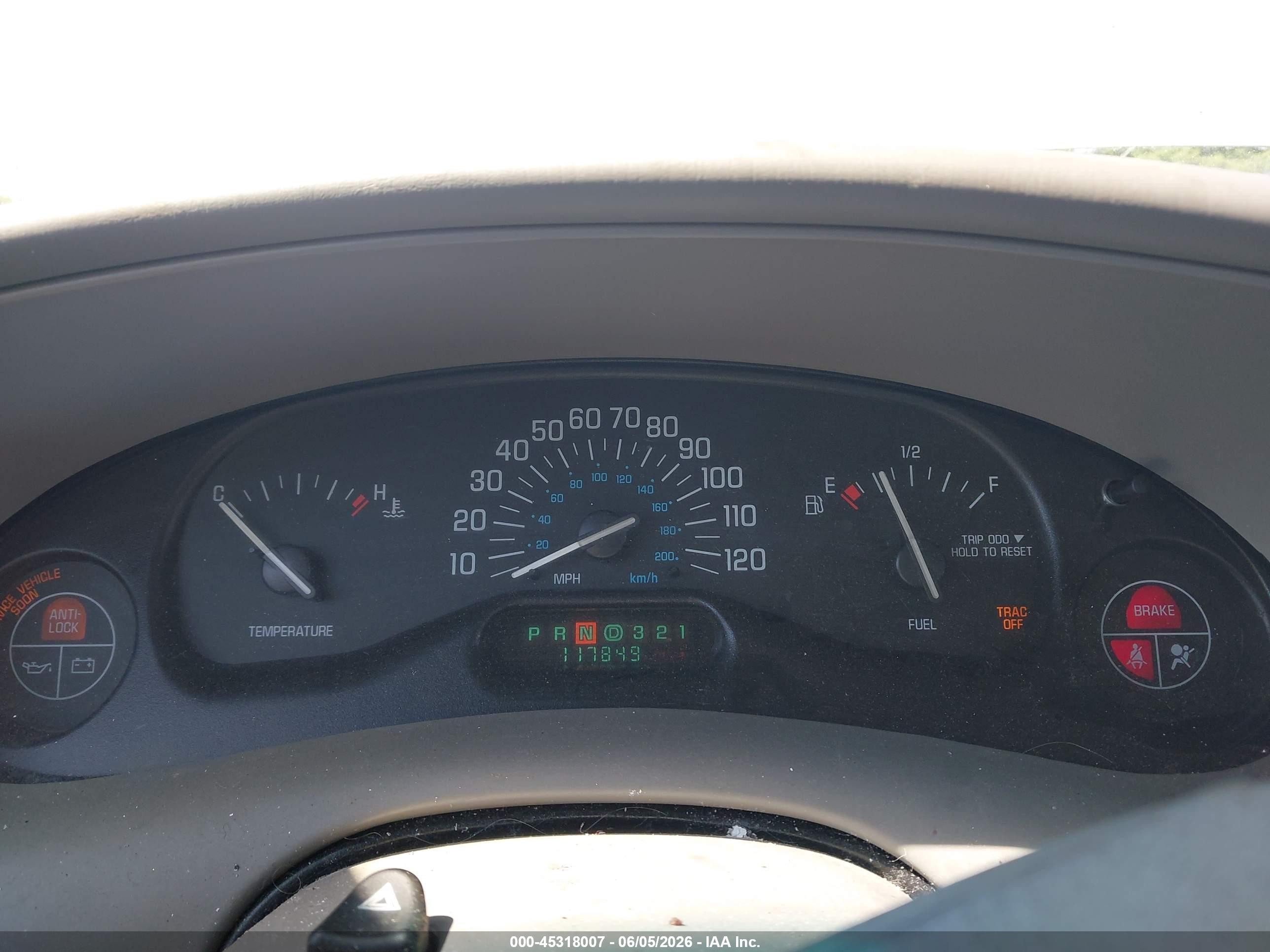 2005 Buick Century   Silver vin: 2G4WS52J051128009