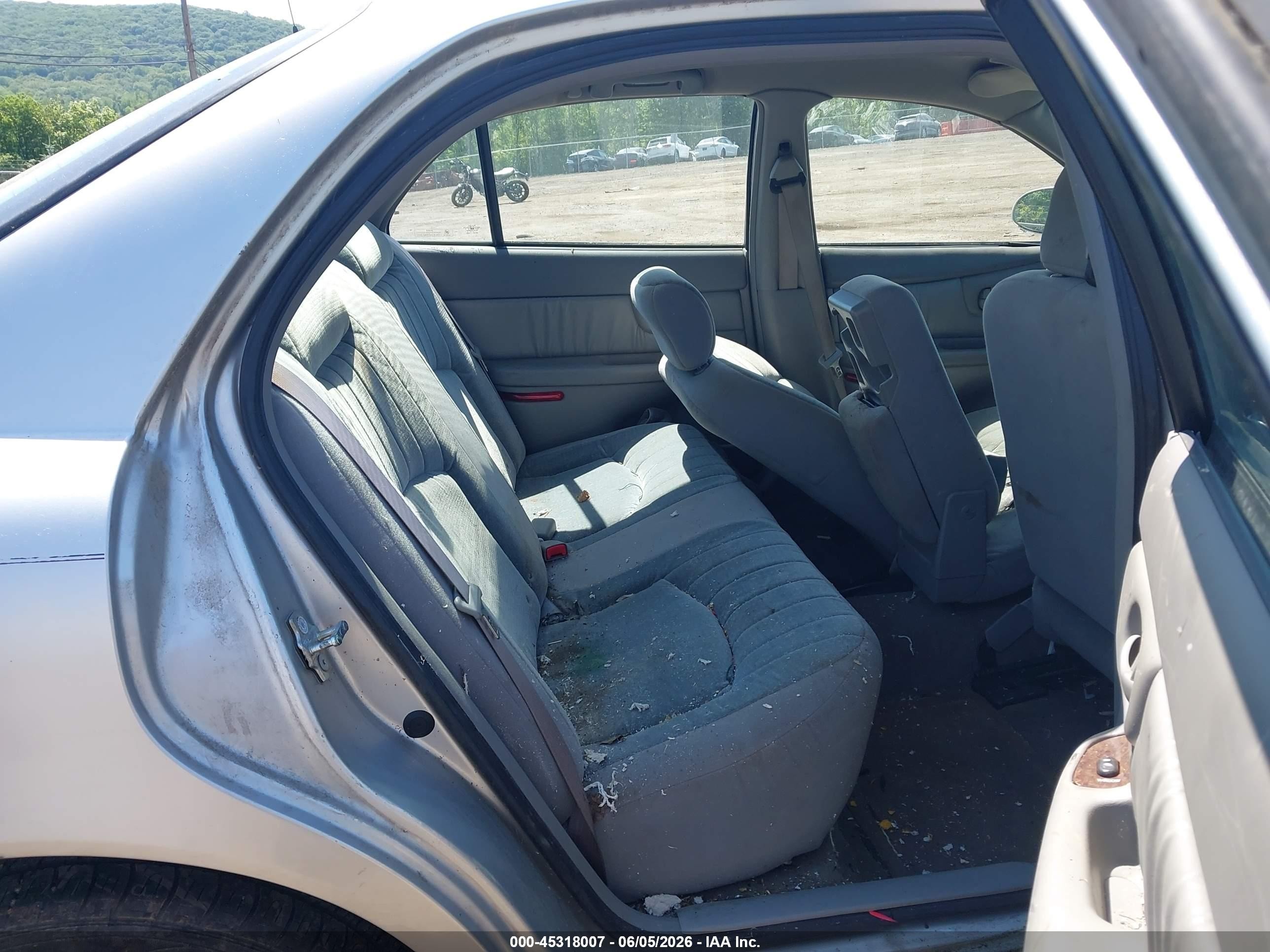 2005 Buick Century   Silver vin: 2G4WS52J051128009