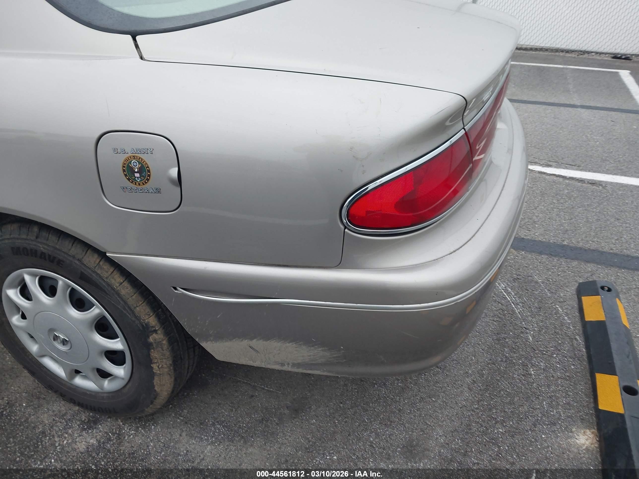 2001 Buick Century Custom Tan vin: 2G4WS52J111165547