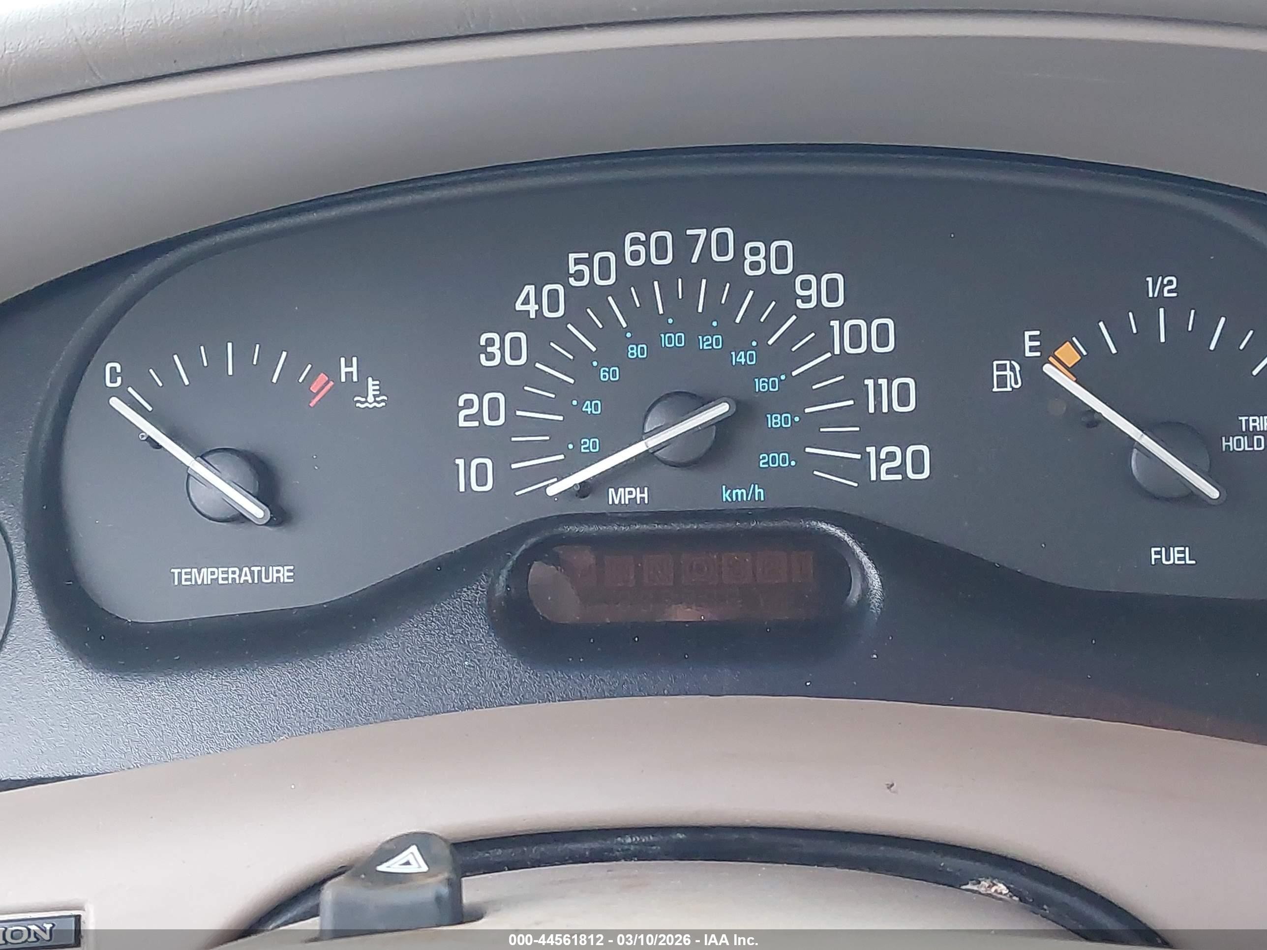 2001 Buick Century Custom Tan vin: 2G4WS52J111165547